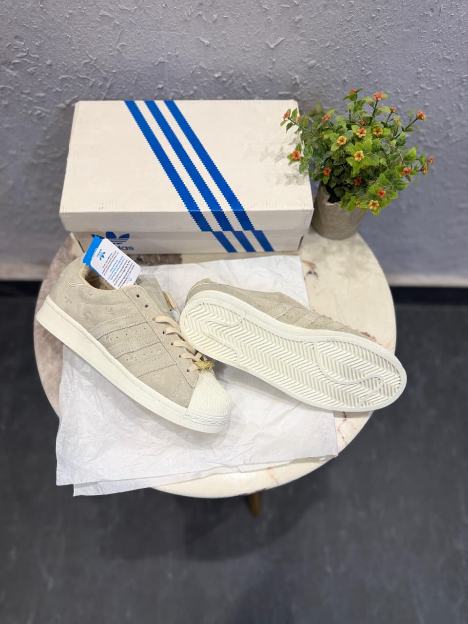 ADIDAS ORIGINALS SUPERSTAR BEIGE ENGRAVED 3 STRIPS FLOWER