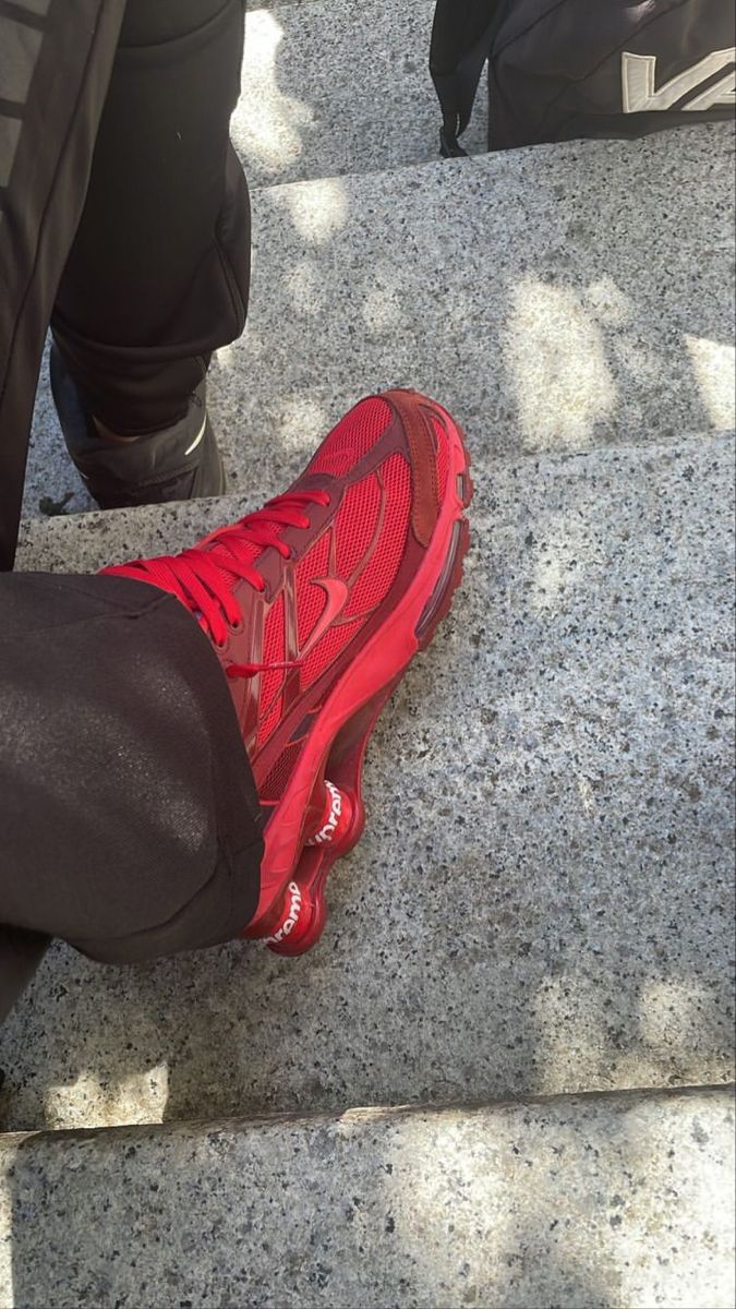 NIKE SHOX RIDE 2 SUPREME RED