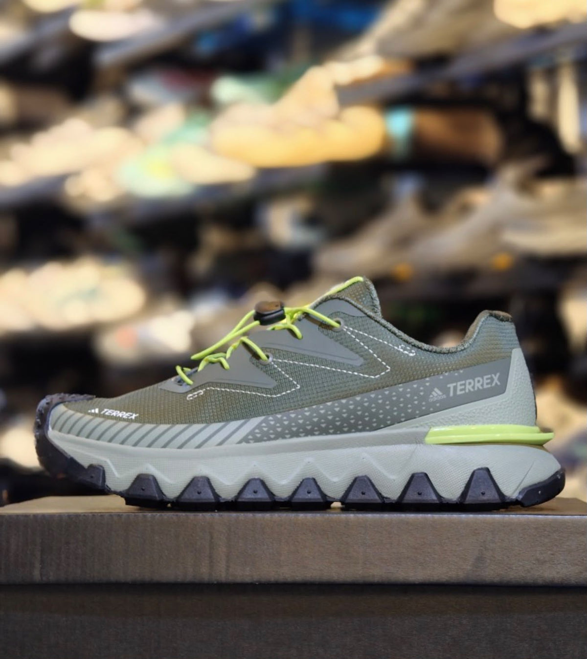 ADIDAS TERREX HIKING OLIVE GREEN