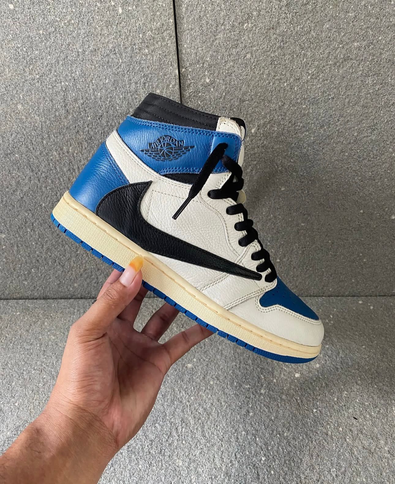 JORDAN 1 RETRO HIGH FRAGMENT X TRAVIS SCOTT U.A