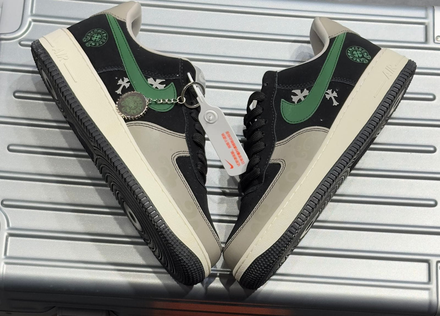 NIKE AIRFORCE ONE X HEART CHROME
