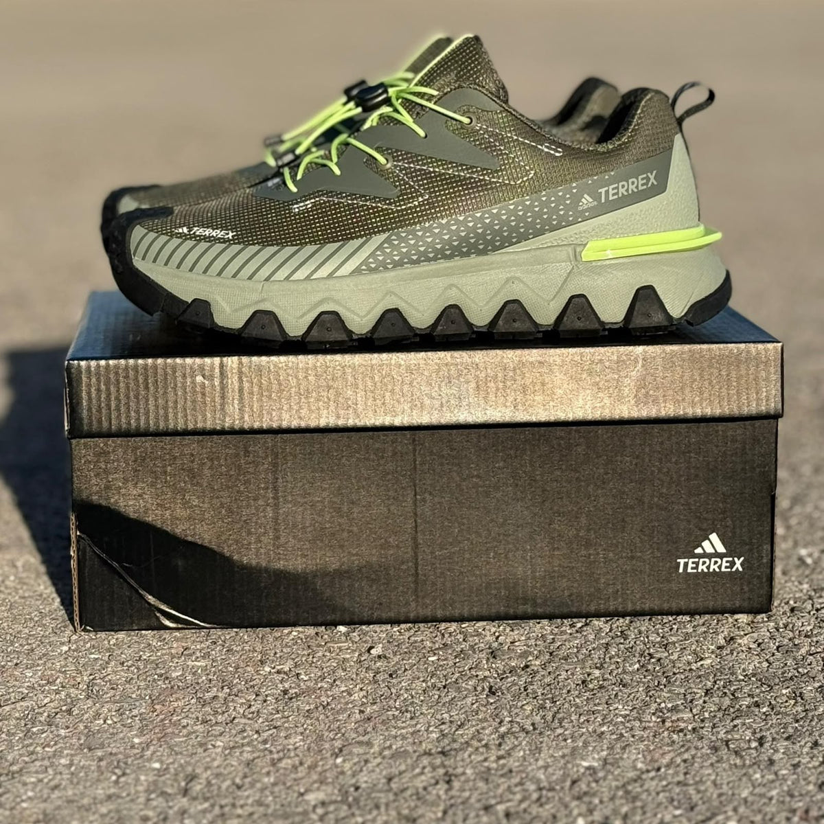ADIDAS TERREX HIKING OLIVE GREEN