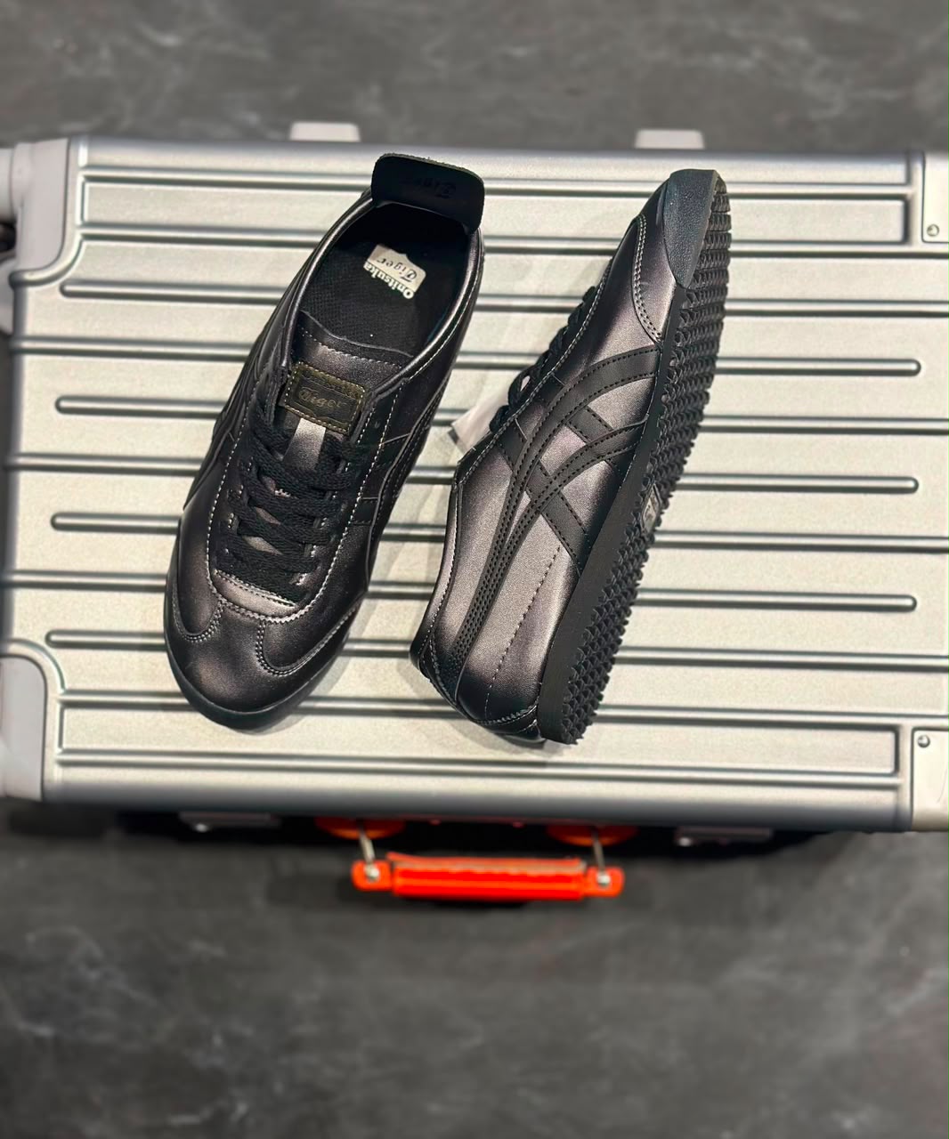 ONITSUKA TIGER SD PREMIUM GUNMETEL BLACK