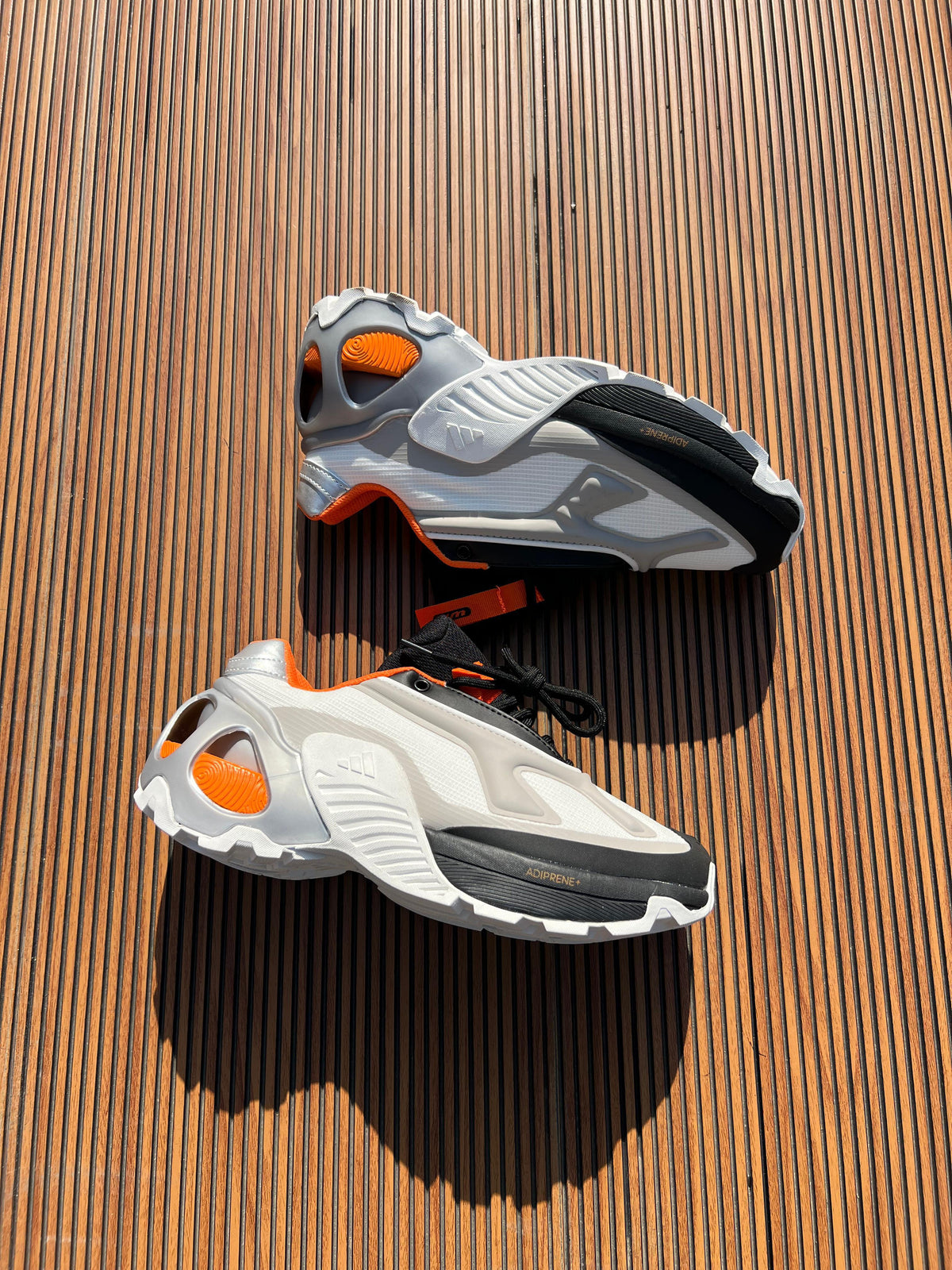 ADIDAS WONDER RUNNER