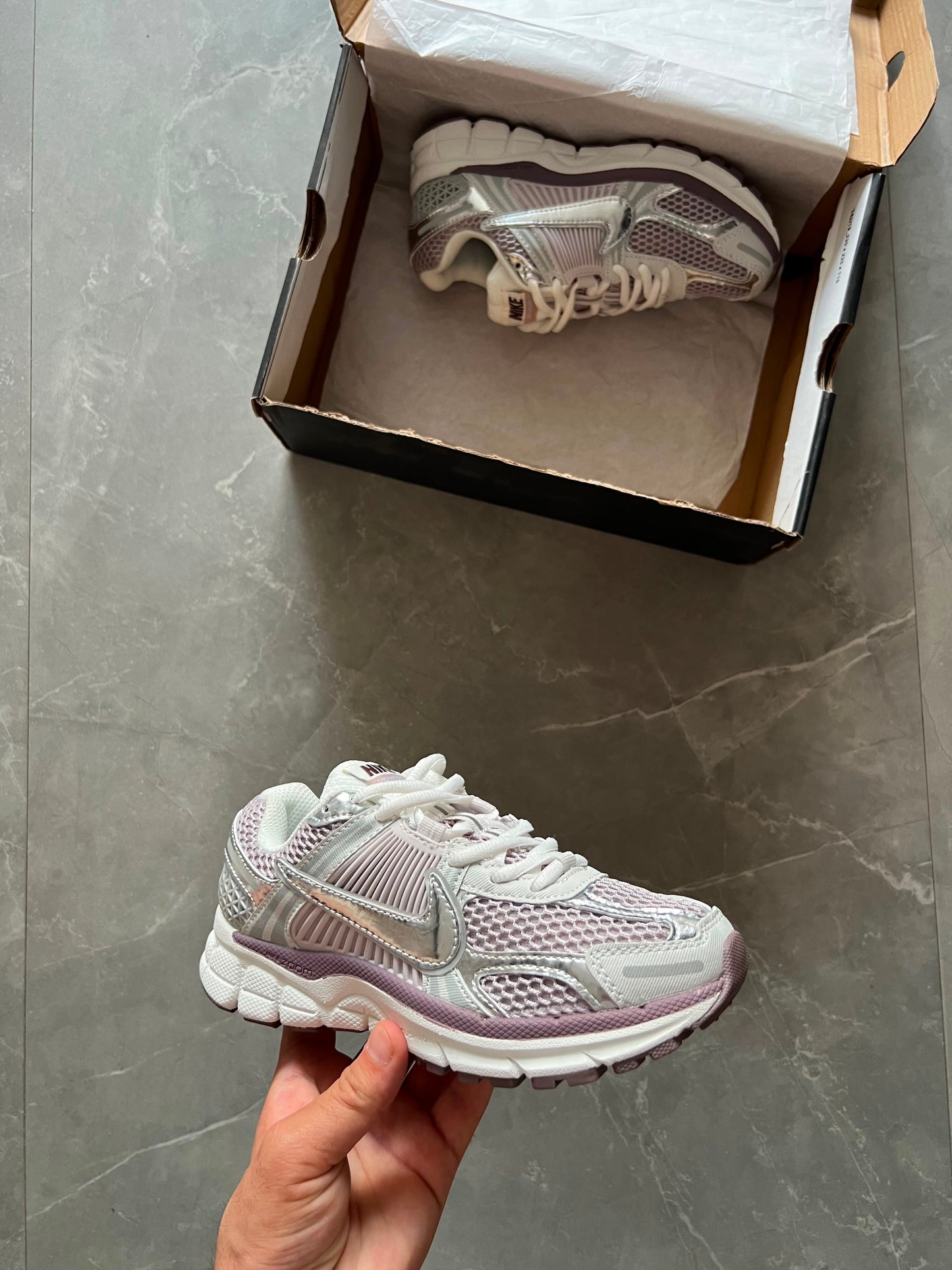 NIKE ZOOM VOMERO 5