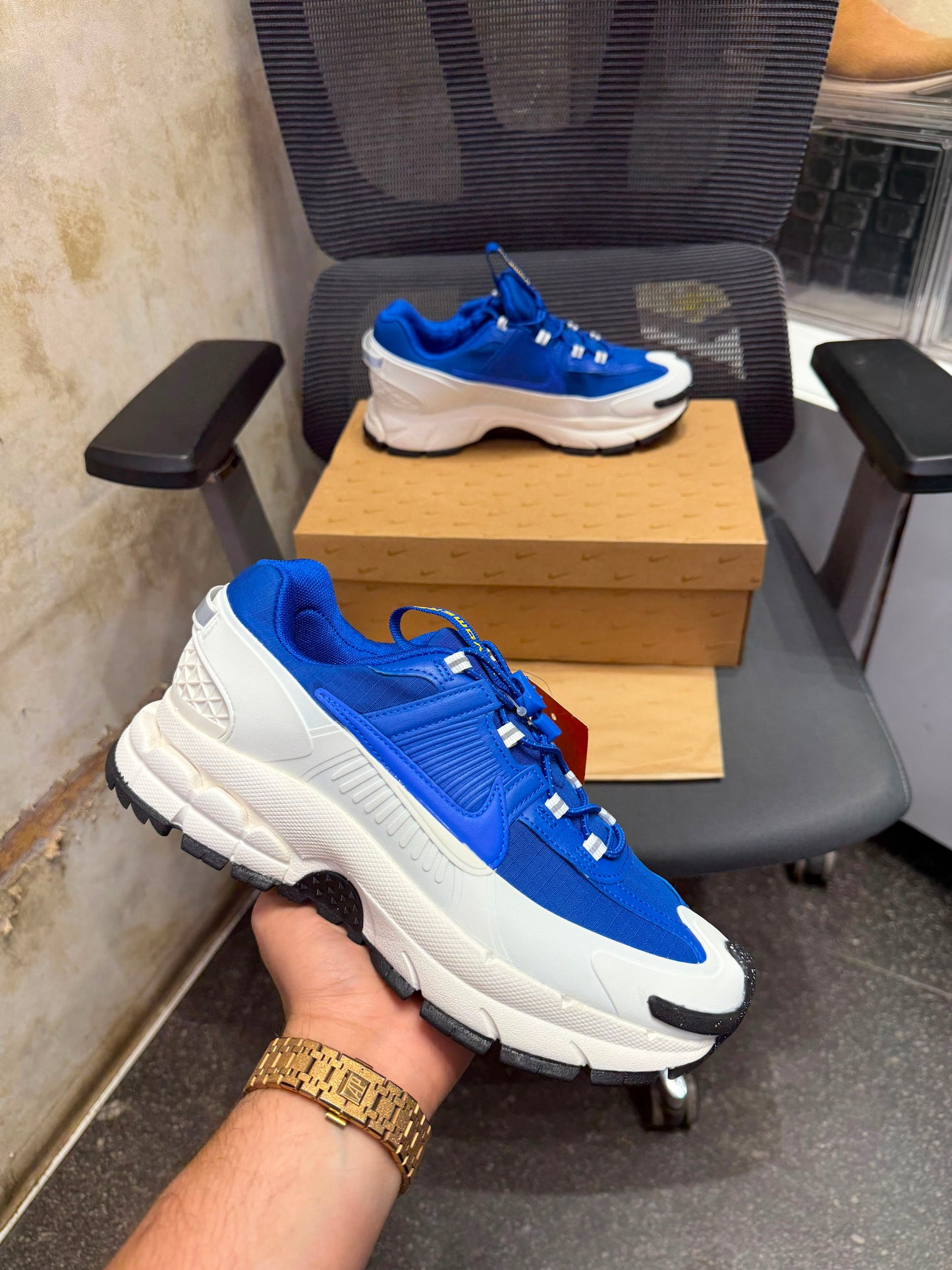 NIKE ZOOM VOMERO ROAM RACER BLUE