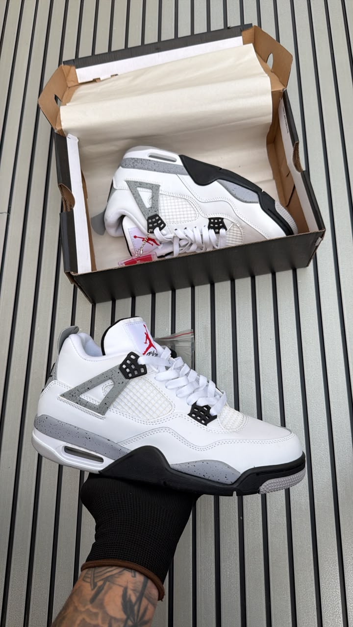 AIR JORDAN RETRO 4