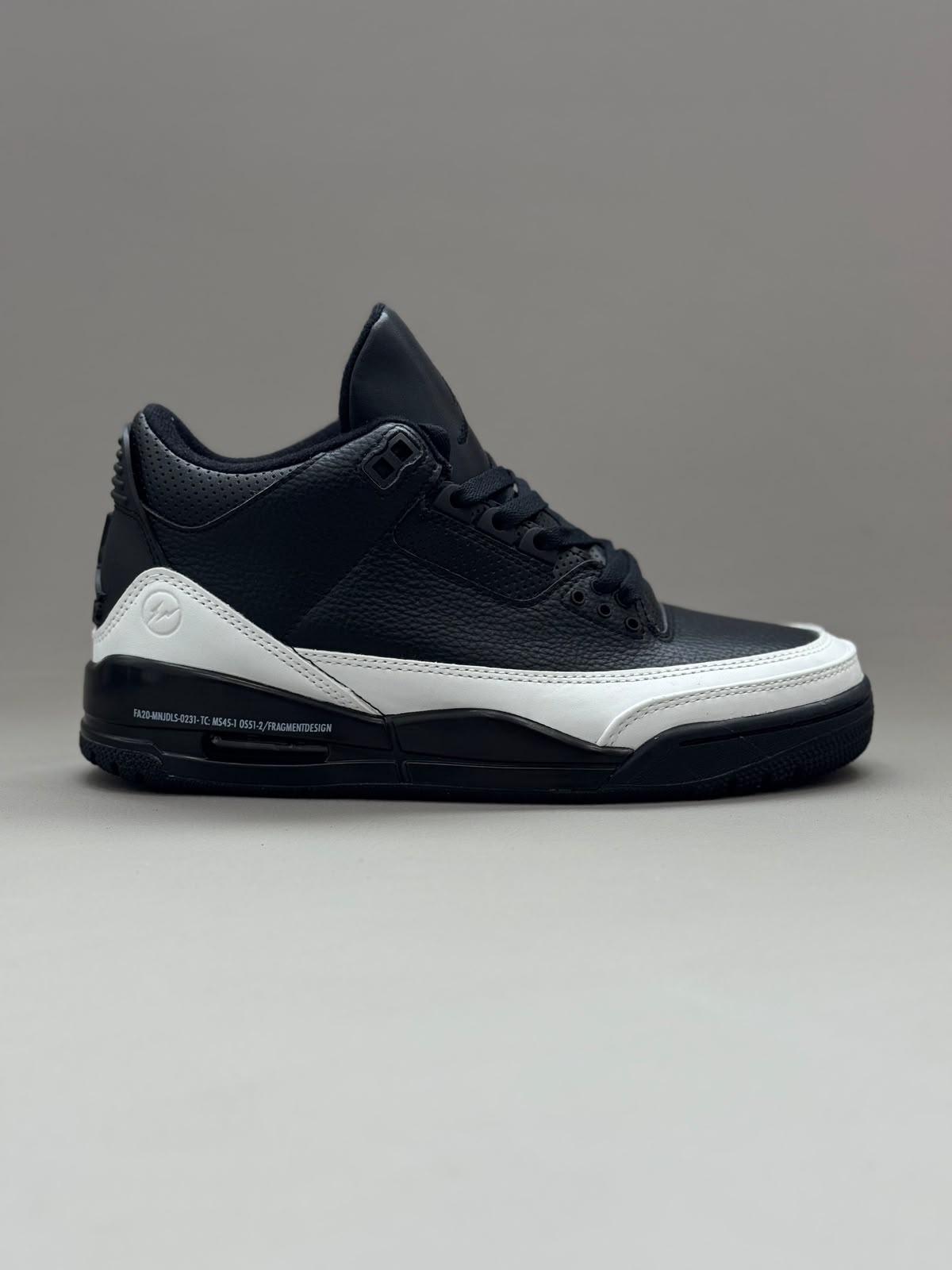 FRAGMENTS DESIGN X NIKE AIR JORDAN 3