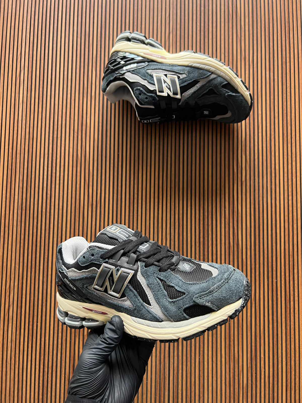 NEW BALANCE 1906 D