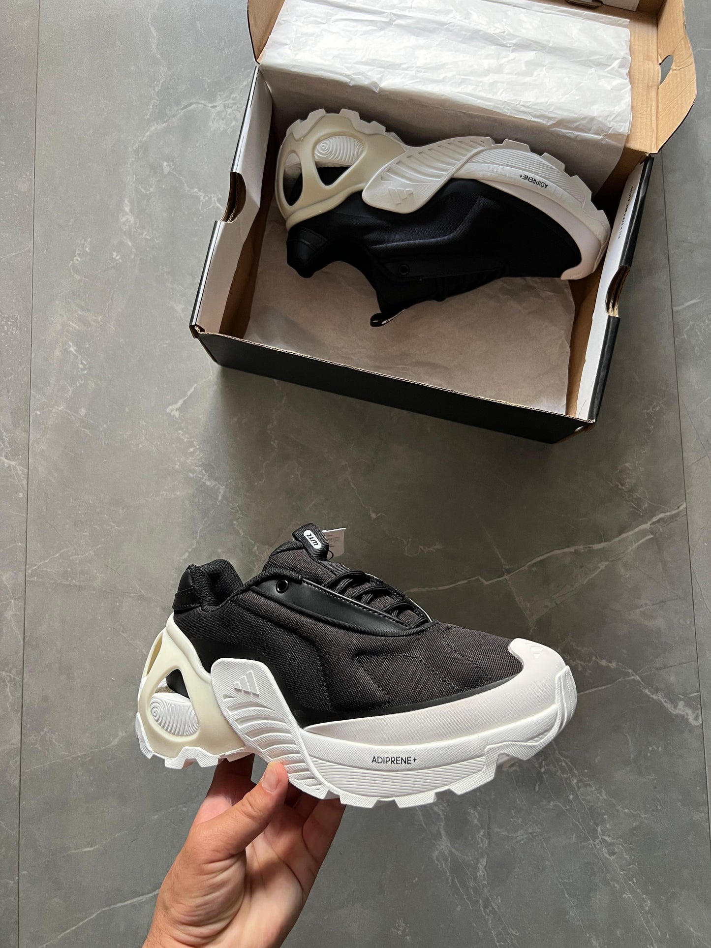 ADIDAS WONDER RUNNER