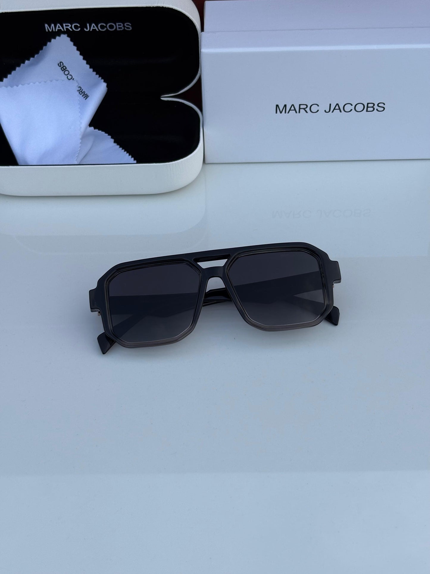 MARC JACOBS SUNGLASS