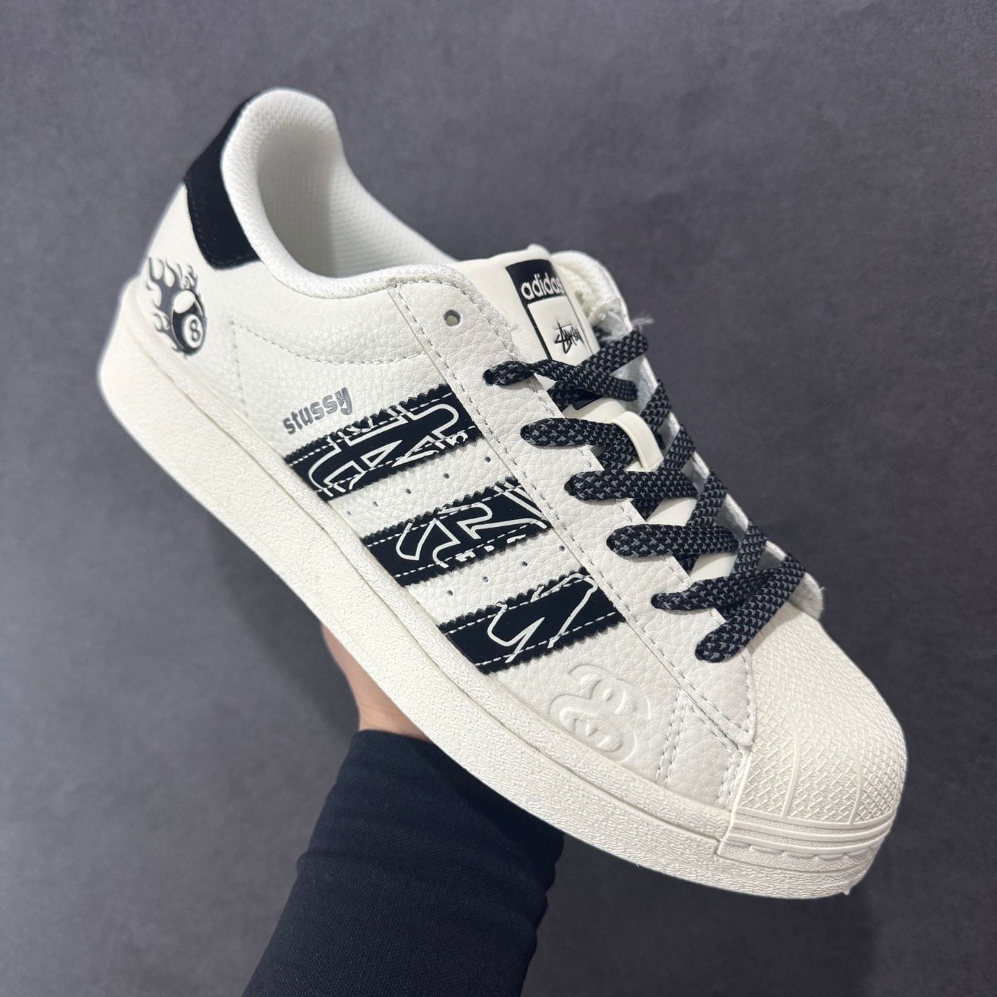 ADIDAS ORIGINALS SUPERSTAR X STUSSY BALL WITH KEYCHAIN