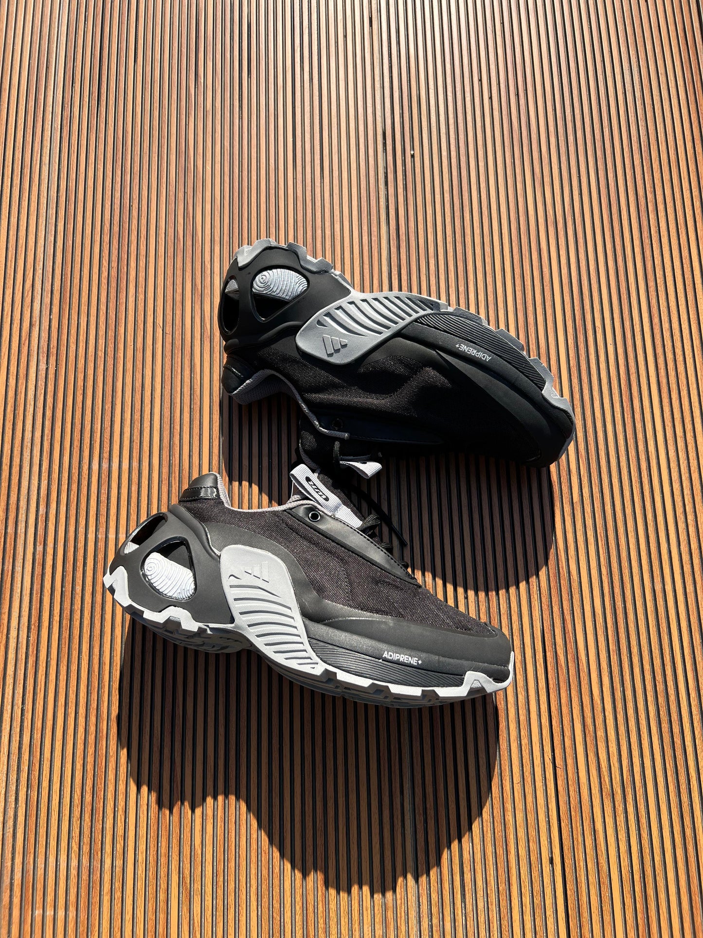 ADIDAS WONDER RUNNER