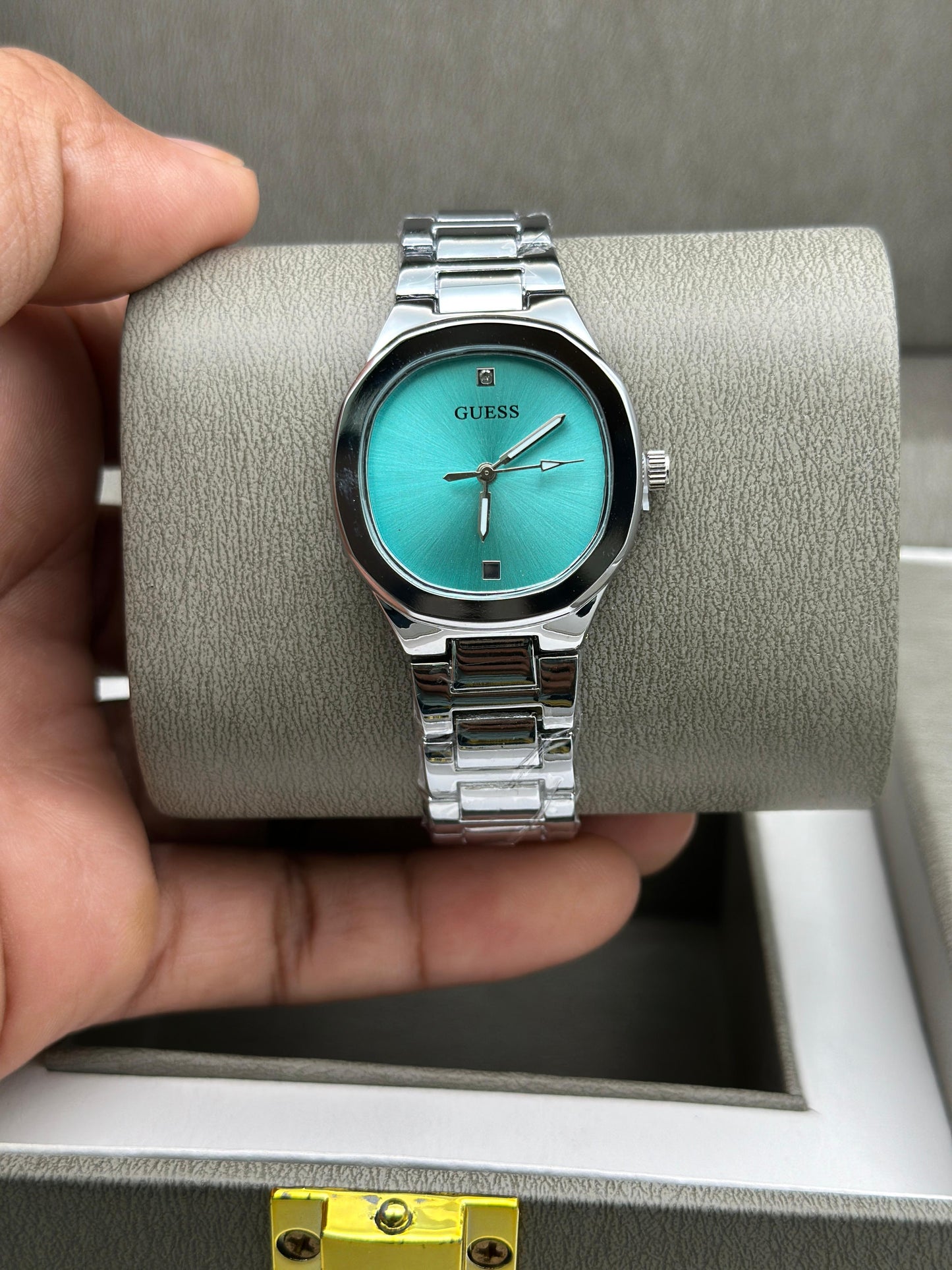 GUESS WATCH