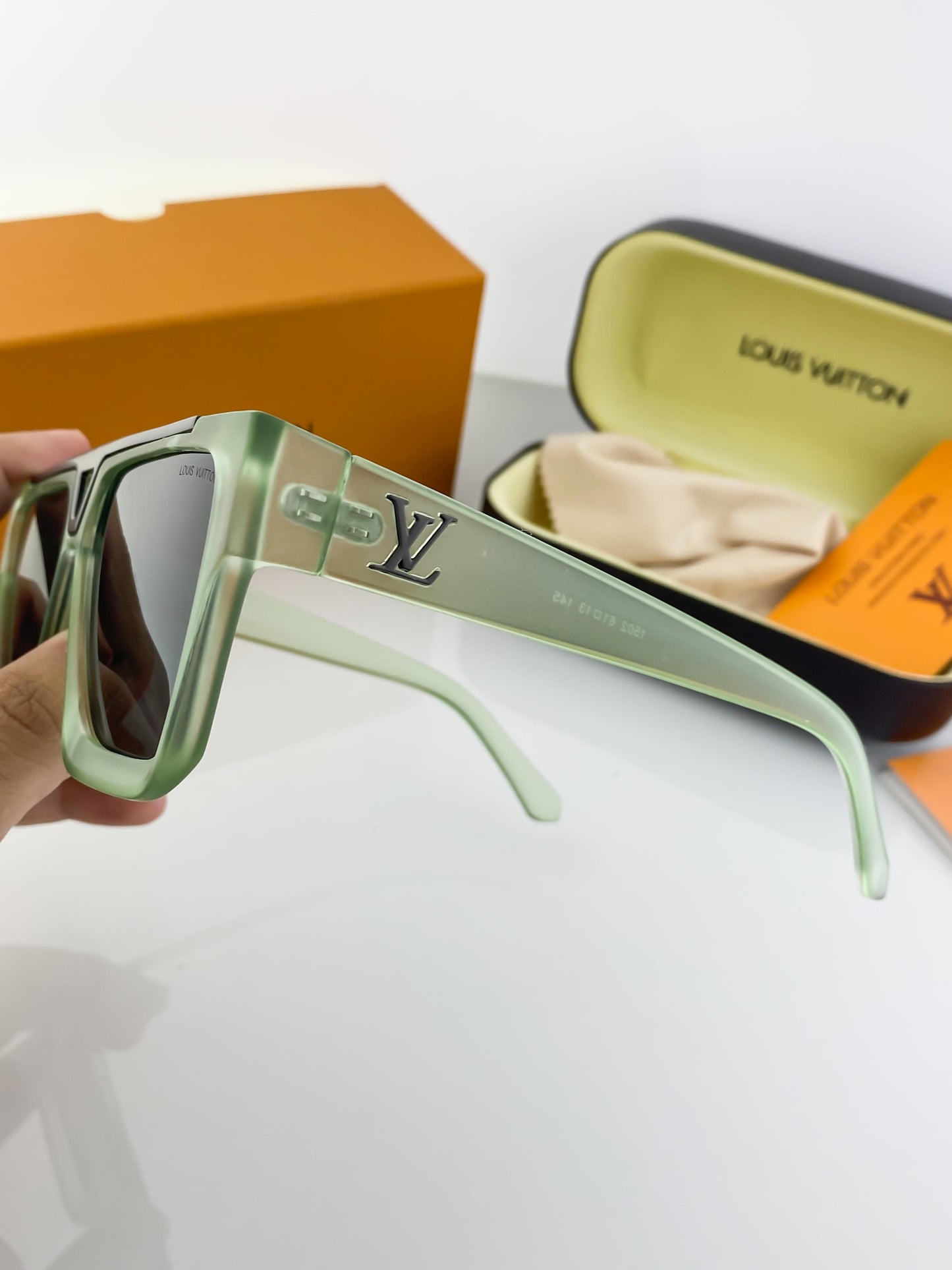 LOUIS VUITTON MATTE GREEN SUNGLASSES
