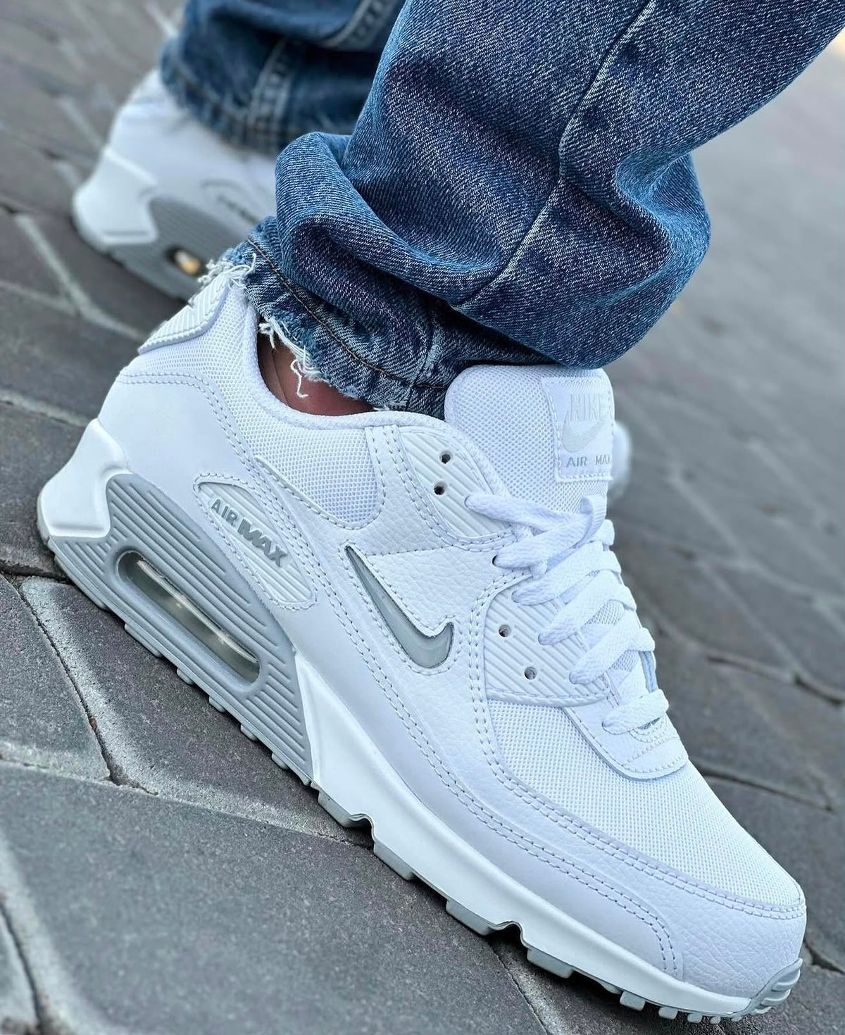 NIKE AIR MAX 90 JEWEL LIGHT SMOKE GREY