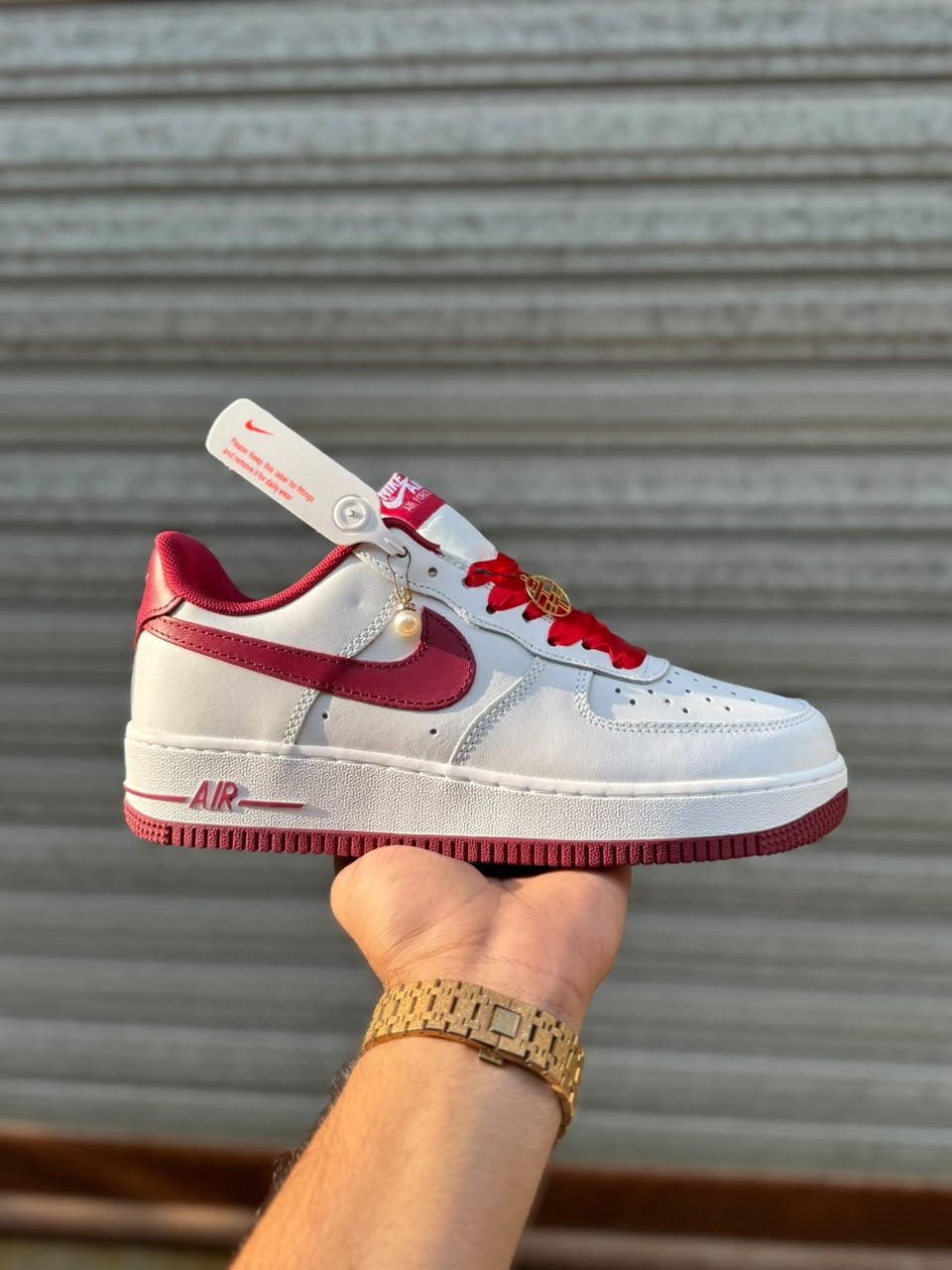 NIKE AIRFORCE 1 LOW WHITE TEAM RED
