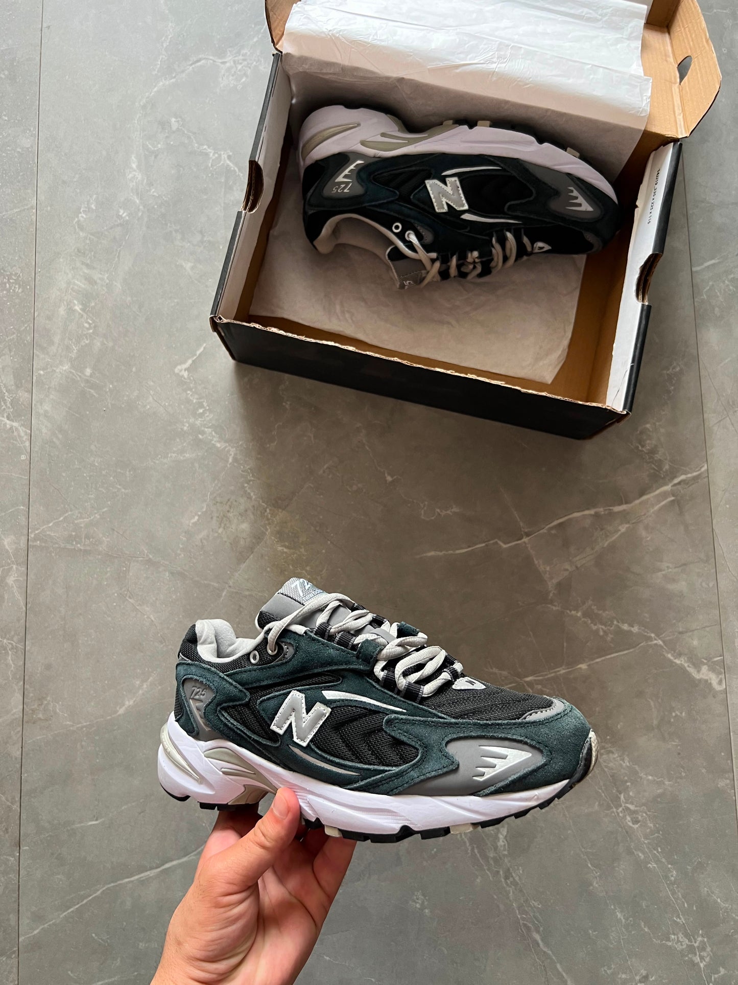 NEW BALANCE 725