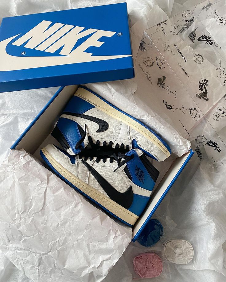 JORDAN 1 RETRO HIGH FRAGMENT X TRAVIS SCOTT U.A