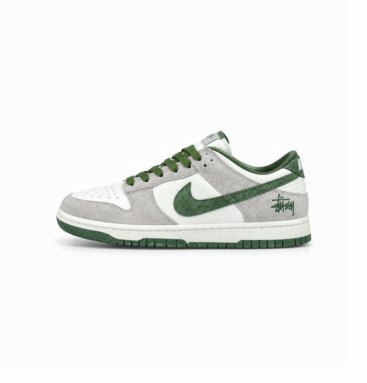 NIKE SB DUNK X STUSSY WHITE ARMY GREEN SUEDE