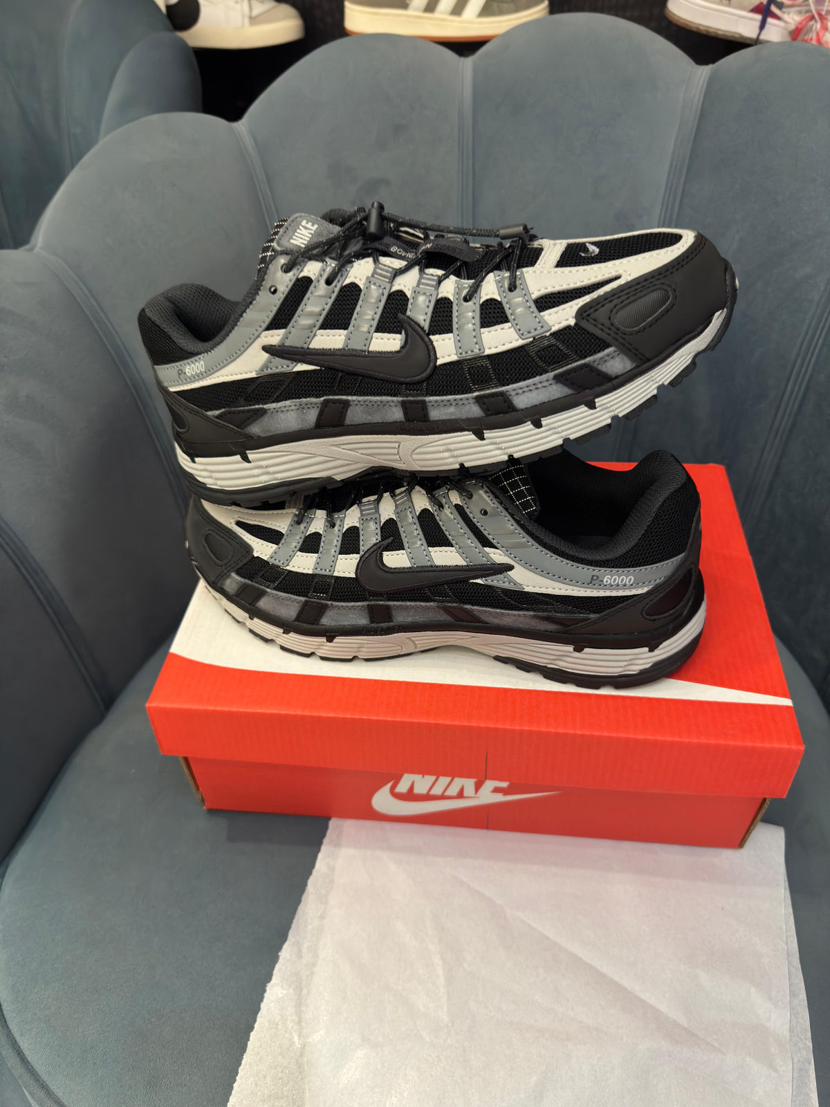 NIKE P 6000 TRAINER BLACK/GREY