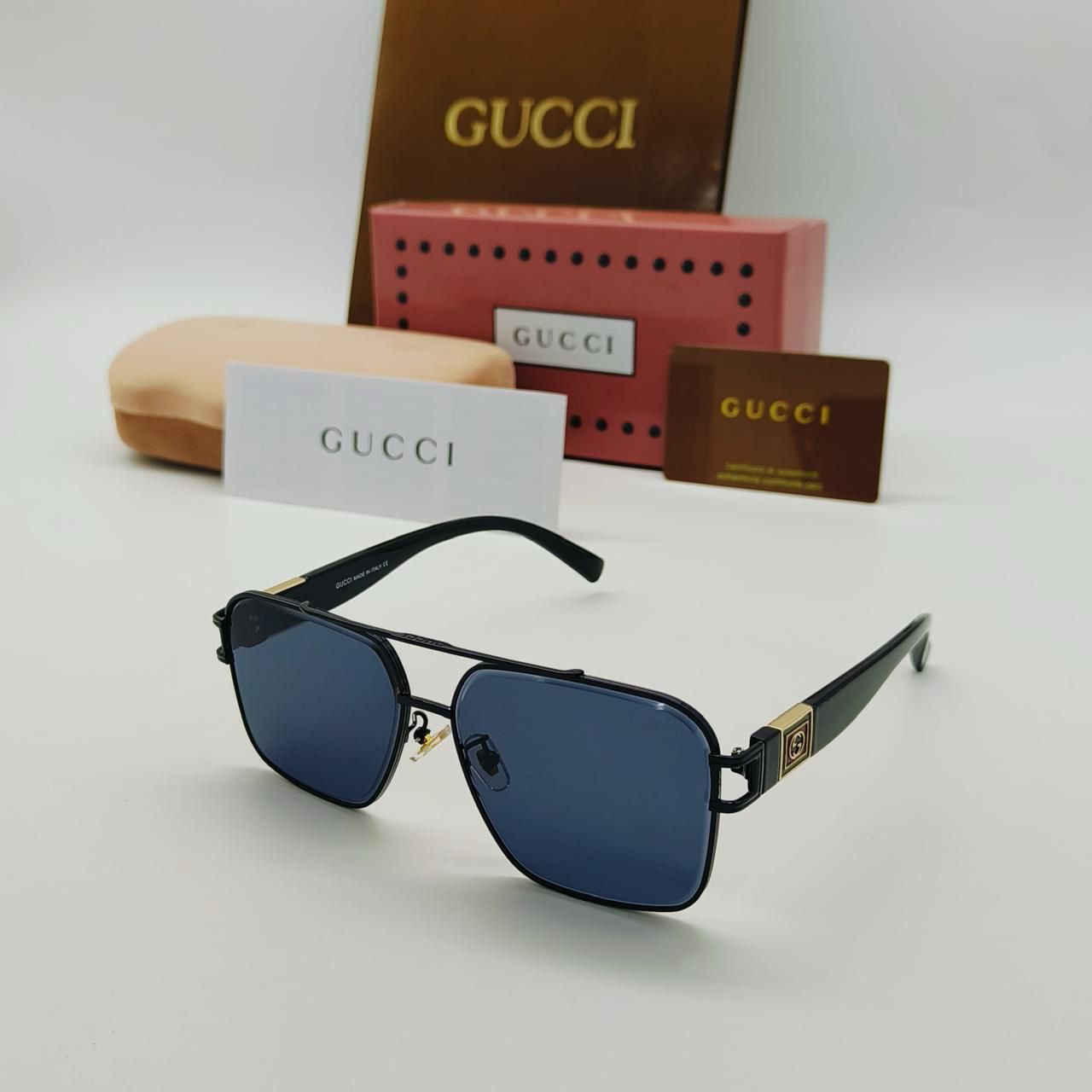 SUNGLASS