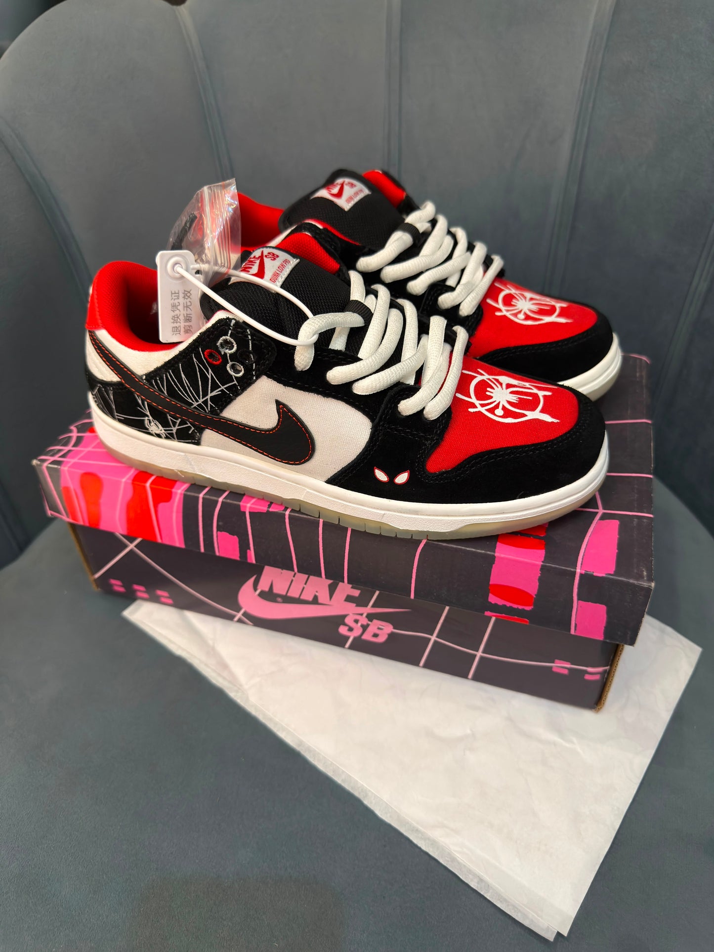 NIKE SB DUNK SPIDERMAN MILES MORALES
