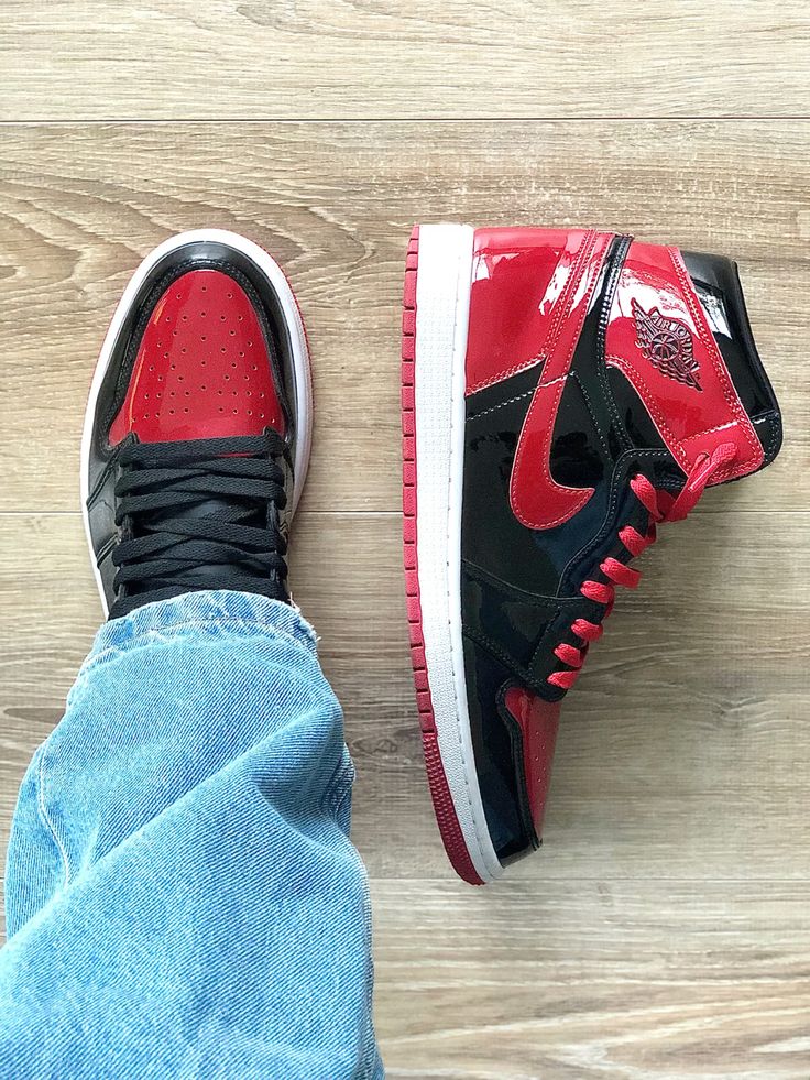 AIR JORDAN 1 HIGH PATENT BRED U.A