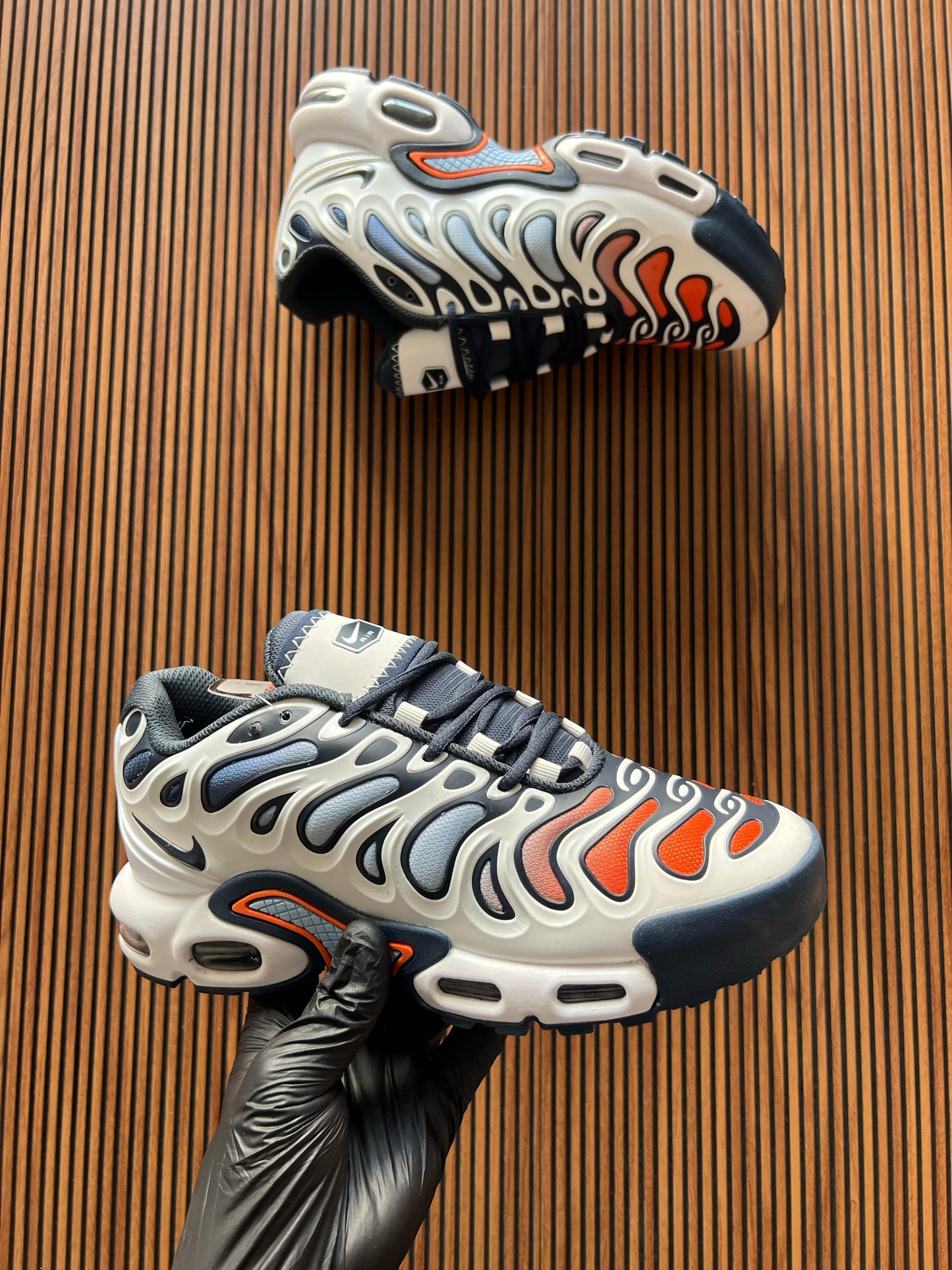 NIKE AIRMAX TN PLUS DRIFT