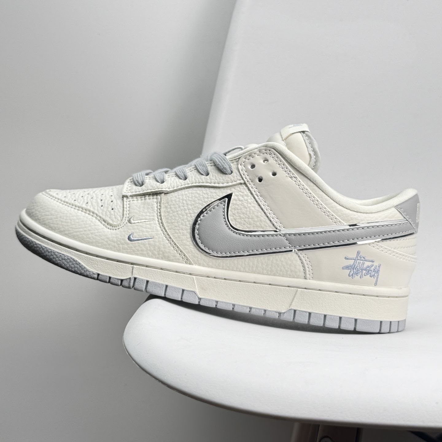 NIKE SB DUNK STUSSY GREY