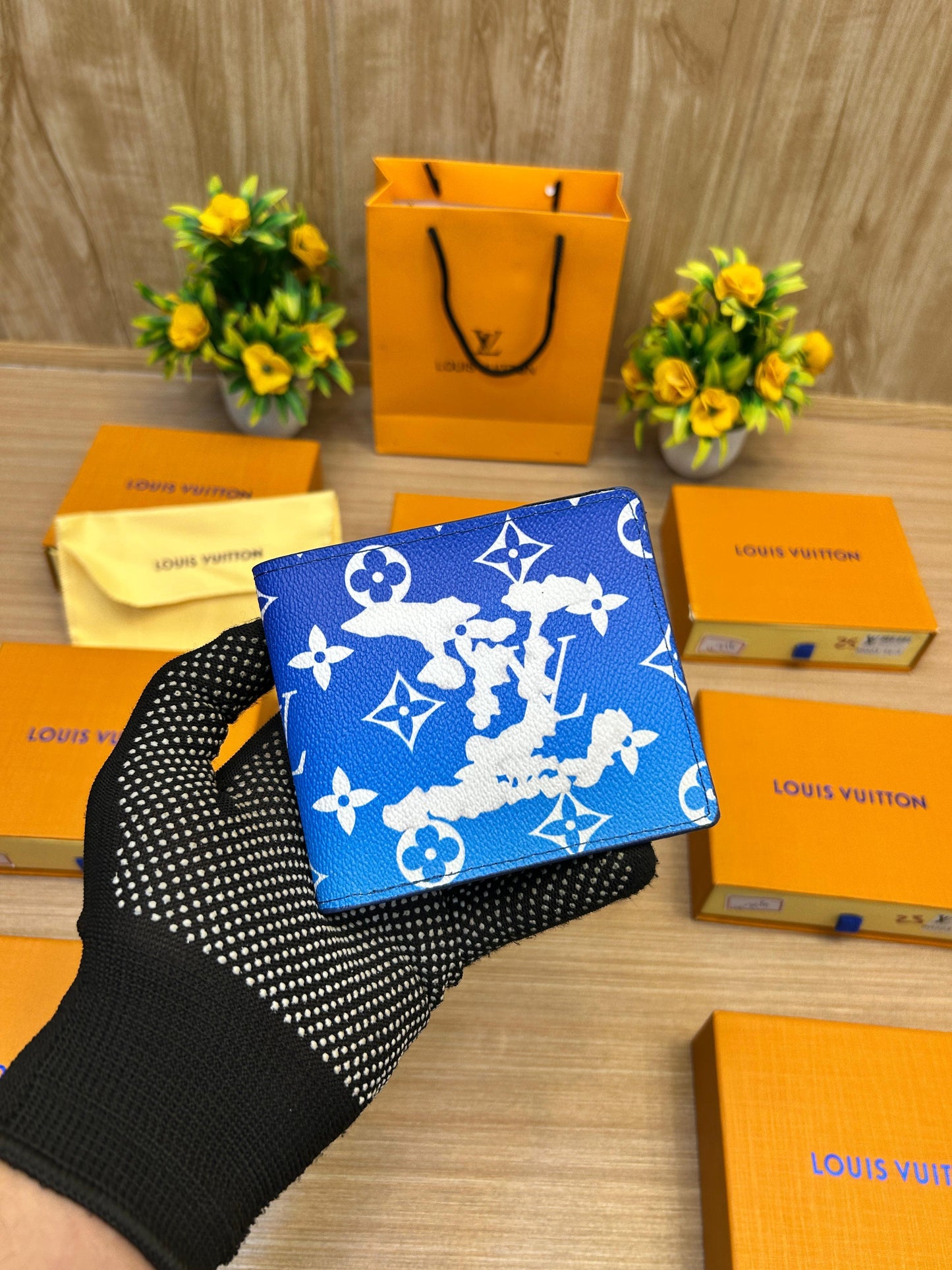 LOUIS VUITTON