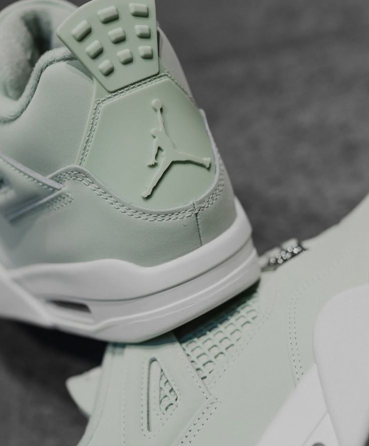 AIR JORDAN 4 ABUNDANCE
