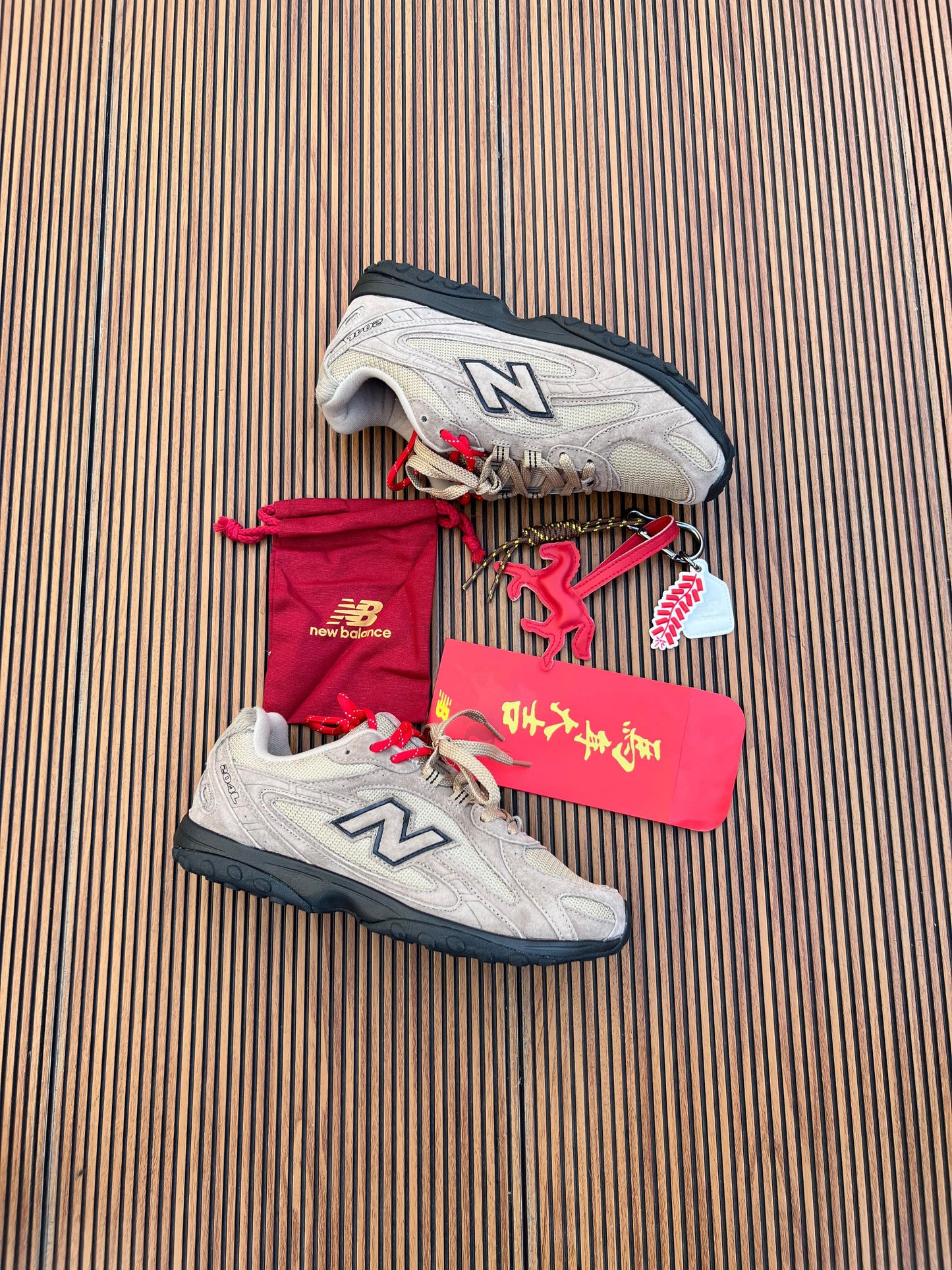 NEW BALANCE 204L HORSE