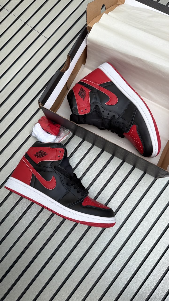 NIKE AIR JORDAN ONE RETRO HIGH OG BRED/BANNED