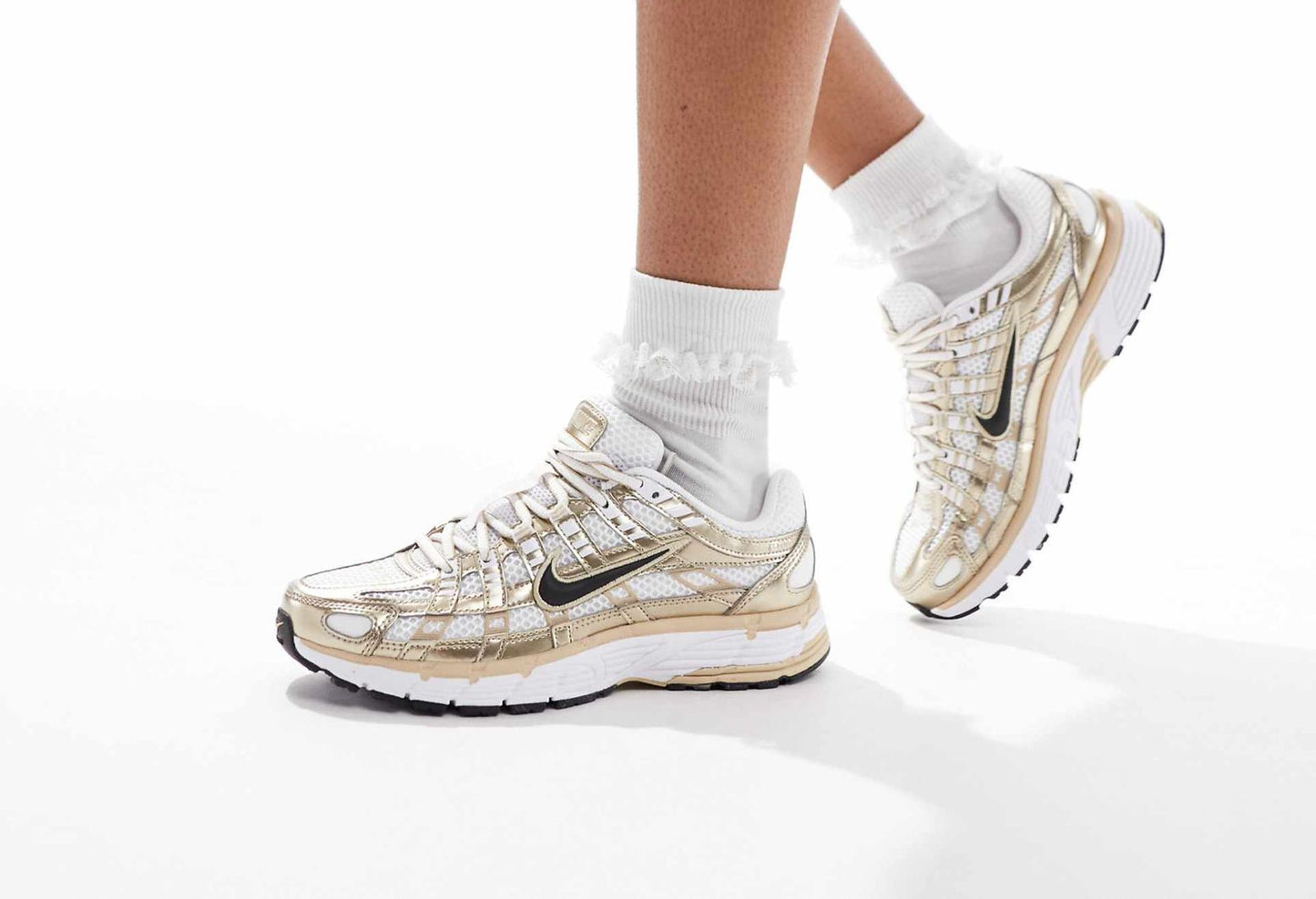 NIKE P 6000 TRAINER METALLIC GOLD