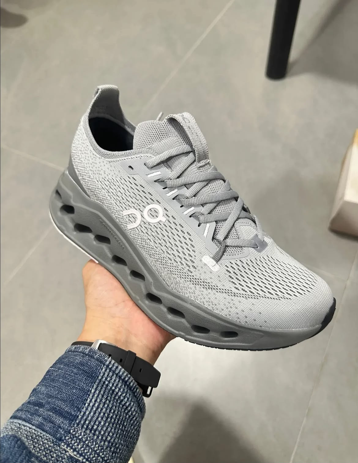 ON CLOUDSURFER MAX ALLOY ASPHALT GREY