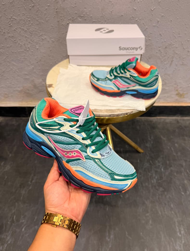SAUCONY OMNI 9 TRAINERS