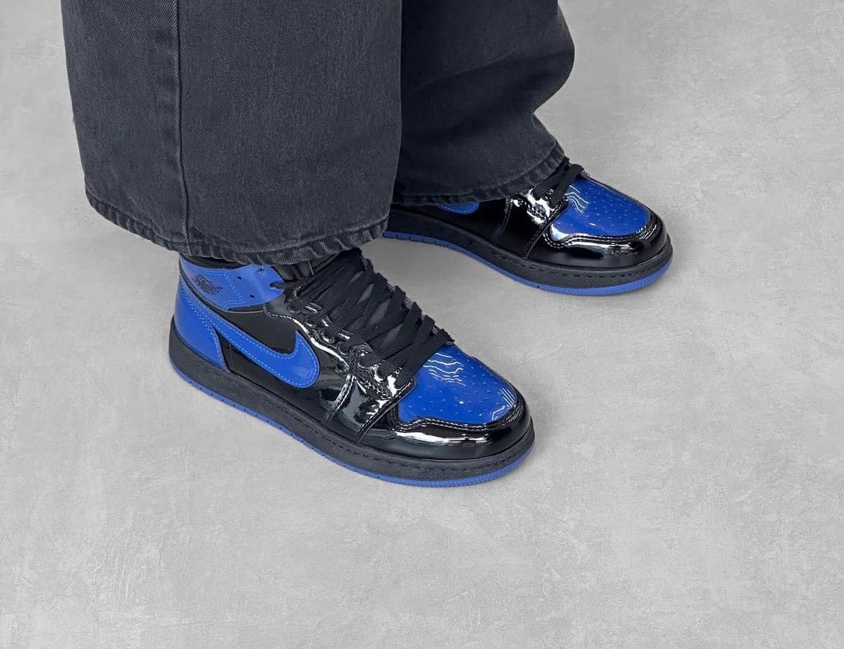 AIR JORDANS RETRO 1 PATENT BLUE BLACK