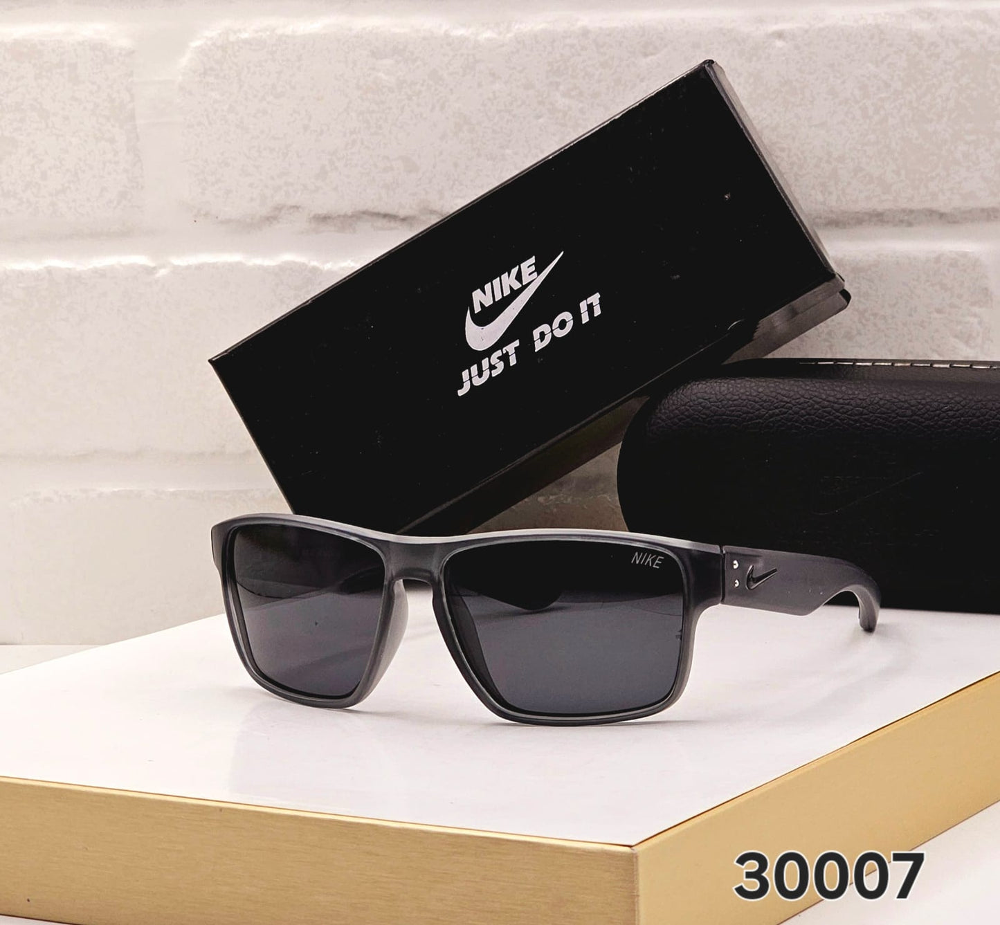 NIKE SQUARE POLORISE