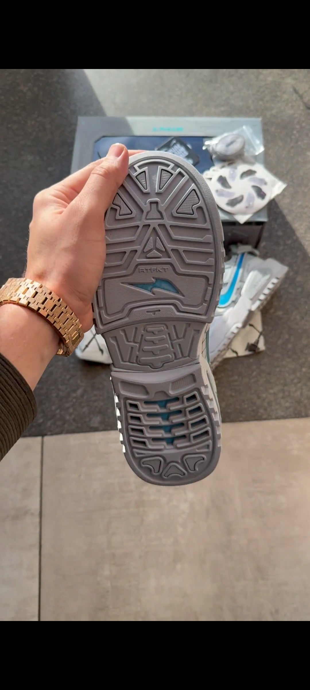RTFKT X NIKE DUNK GENESIS