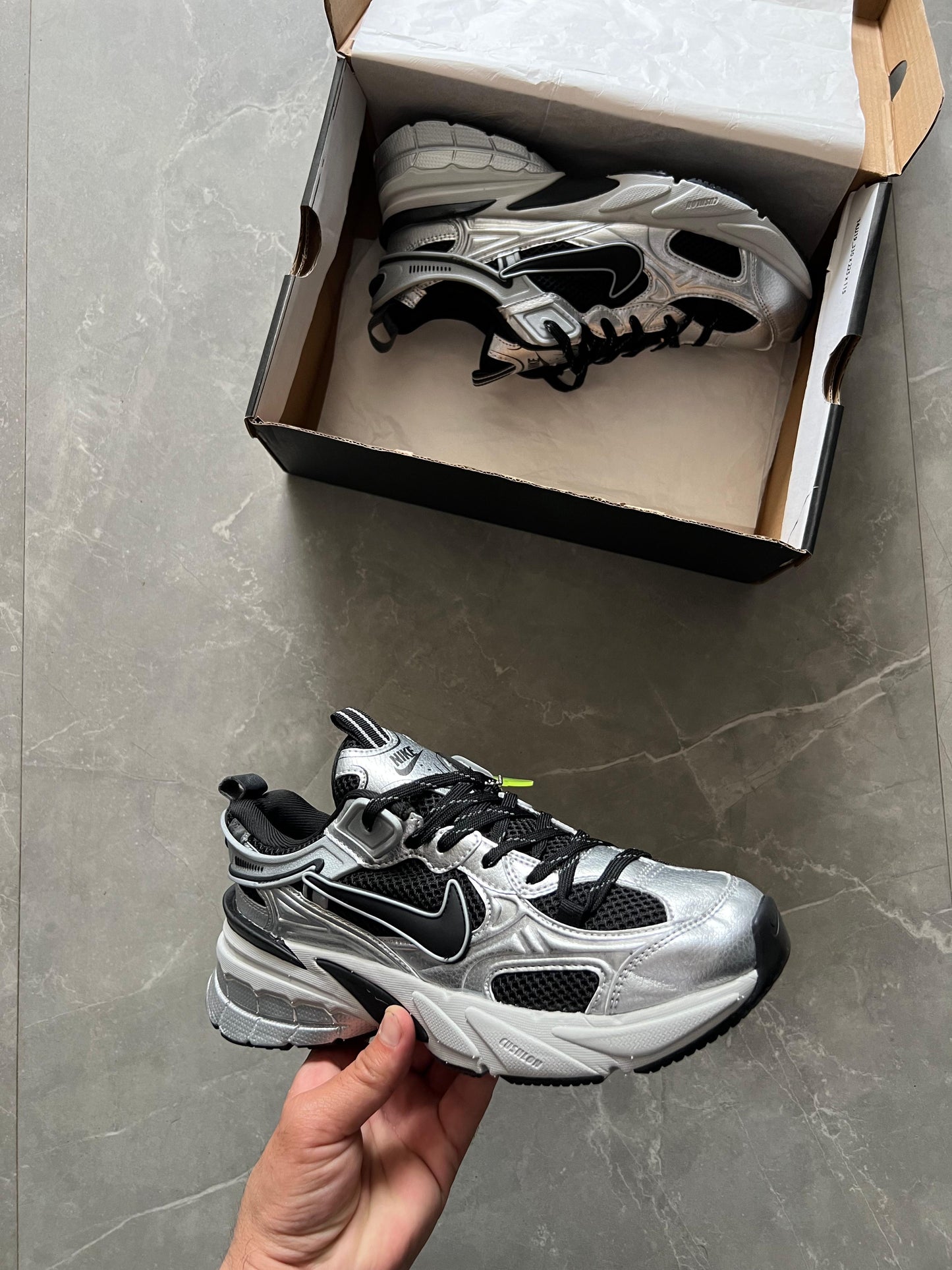 NIKE RUN V2K 2026
