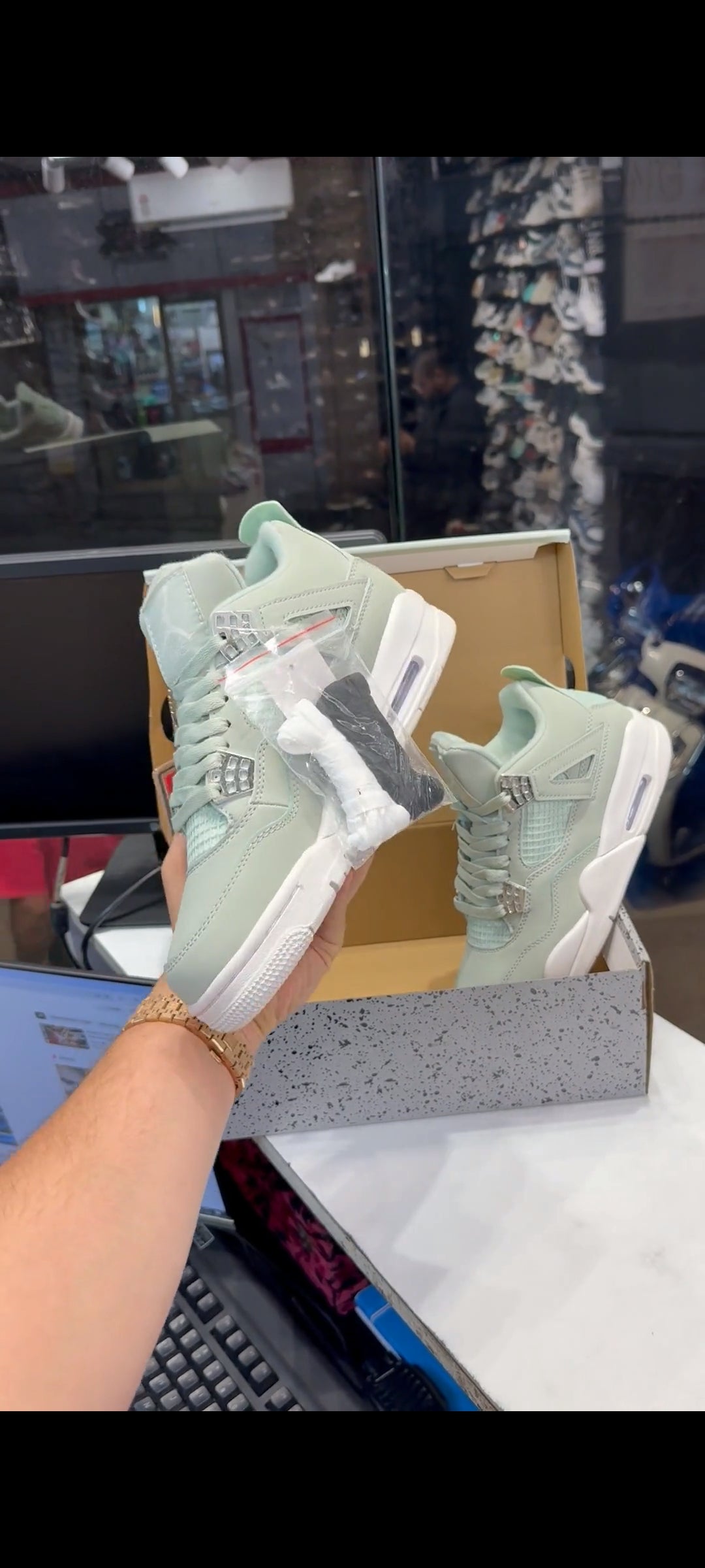 AIR JORDAN 4 ABUNDANCE