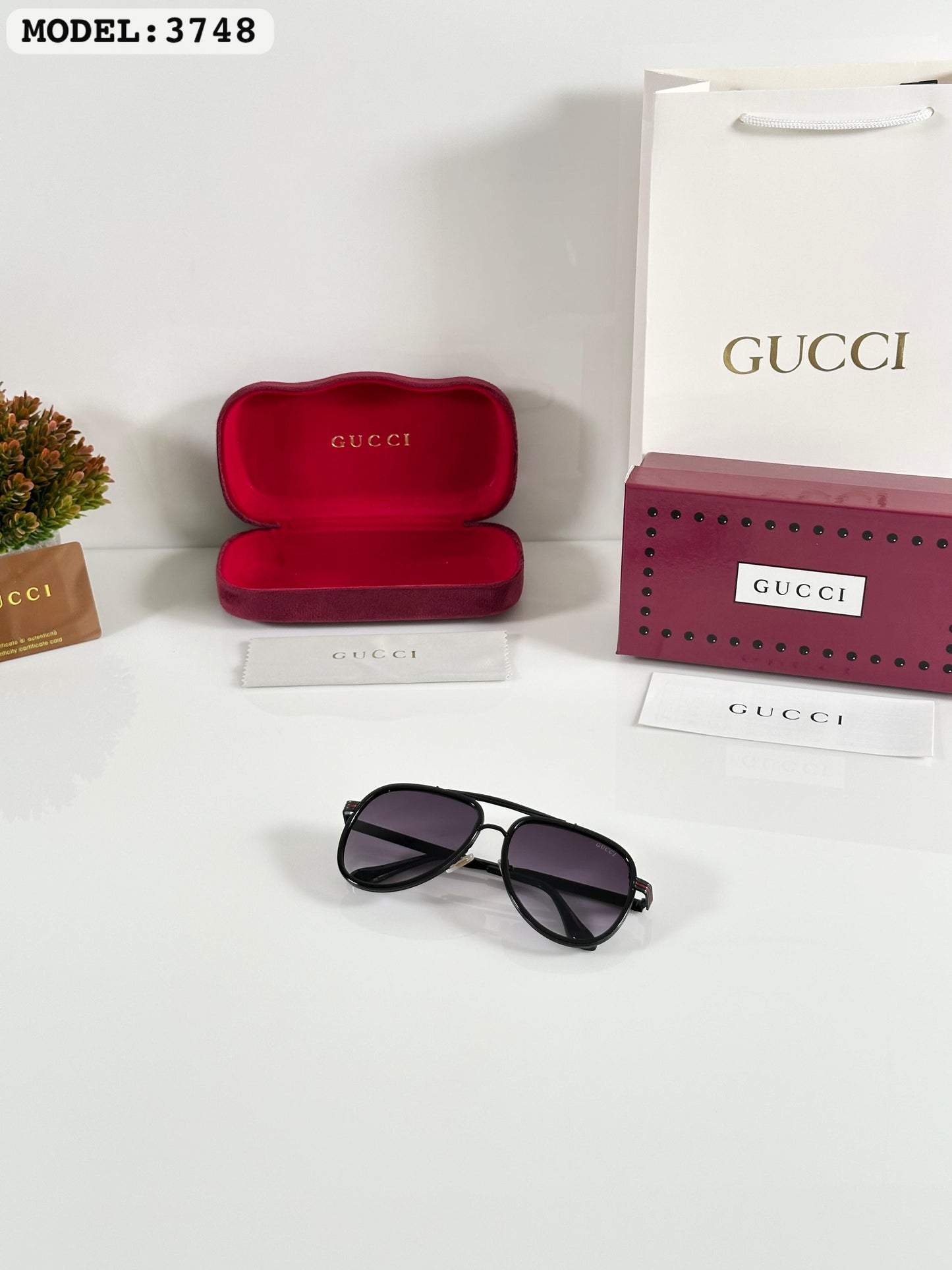 GUCCI SUNGLASSES