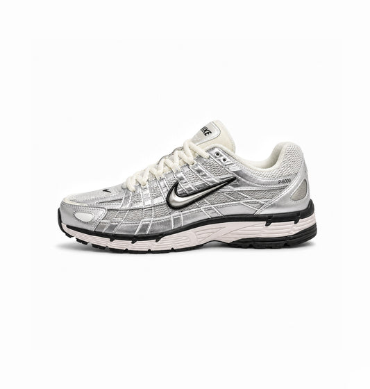 NIKE P 6000 TRAINER METALLIC