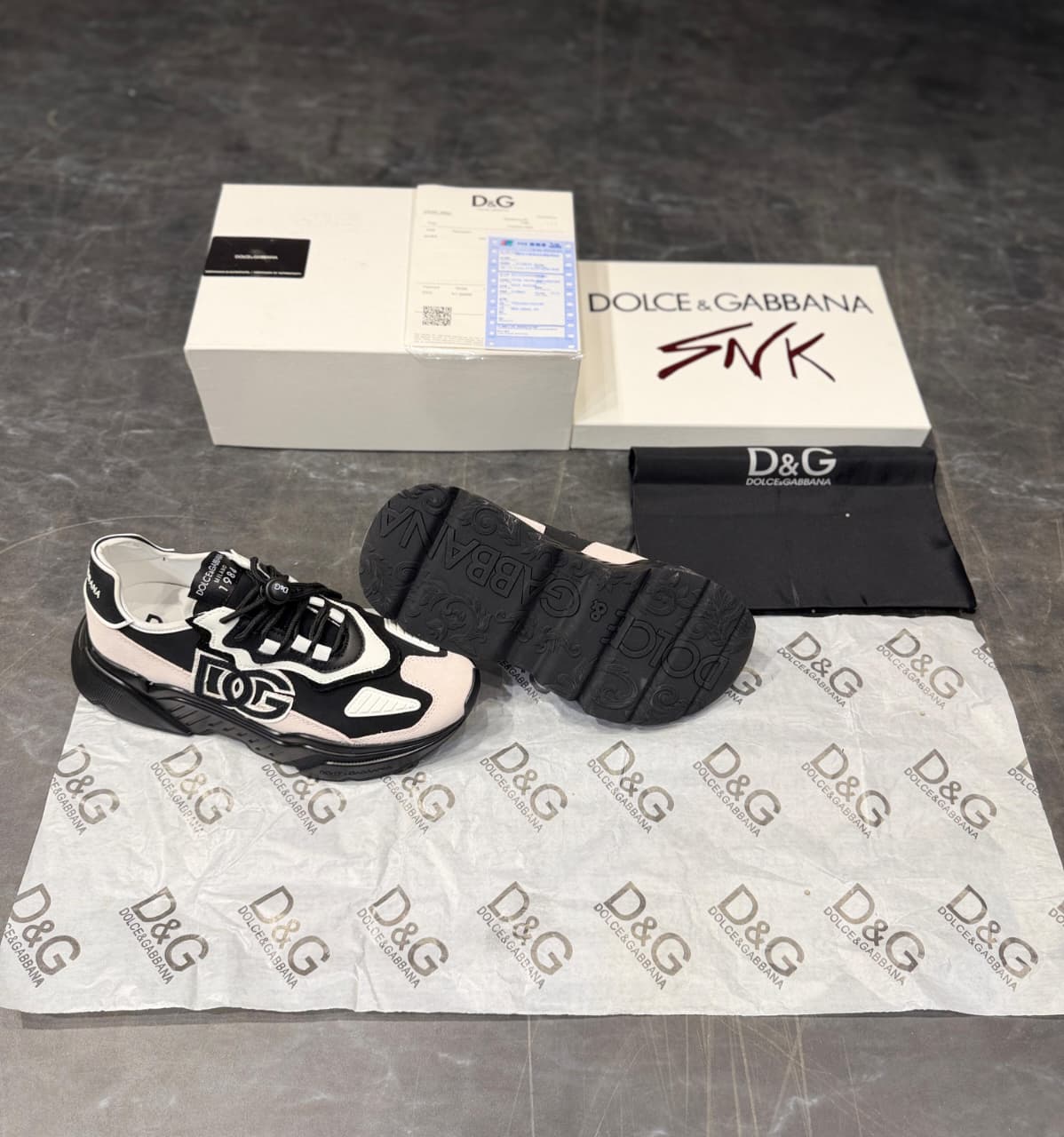 DOLCE AND GABBANA SNEAKERS