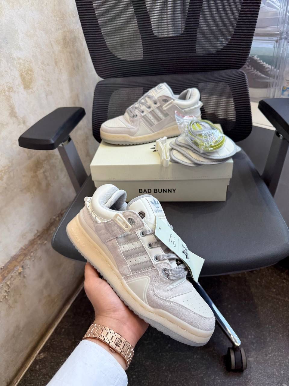 ADIDAS BAD BUNNY FORUM BUCKLE CLOUD WHITE