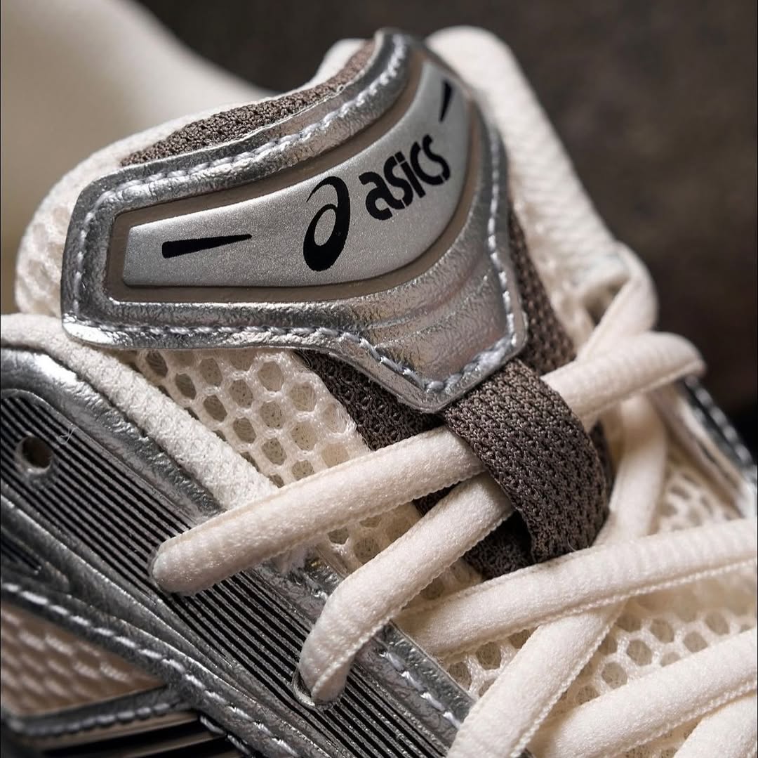 ASICS GEL KAYANO 14 CREAM BLACK / METALLIC PLUM