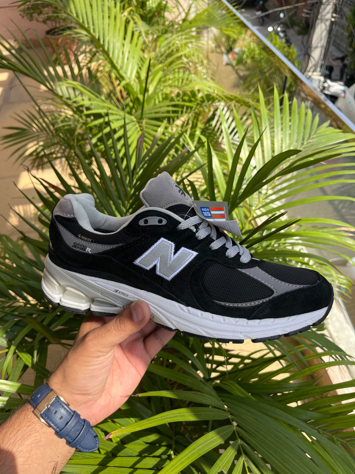 NEW BALANCE 2002 R