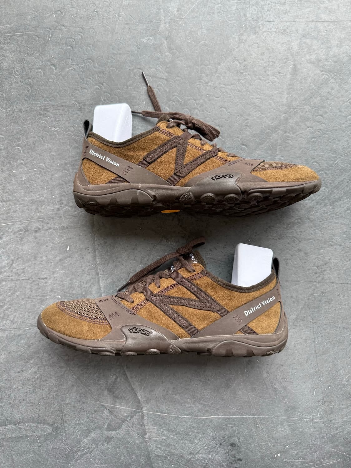 NEW BALANCE MINIMUS MT10 X DISTRICT VISION DESERT PALM