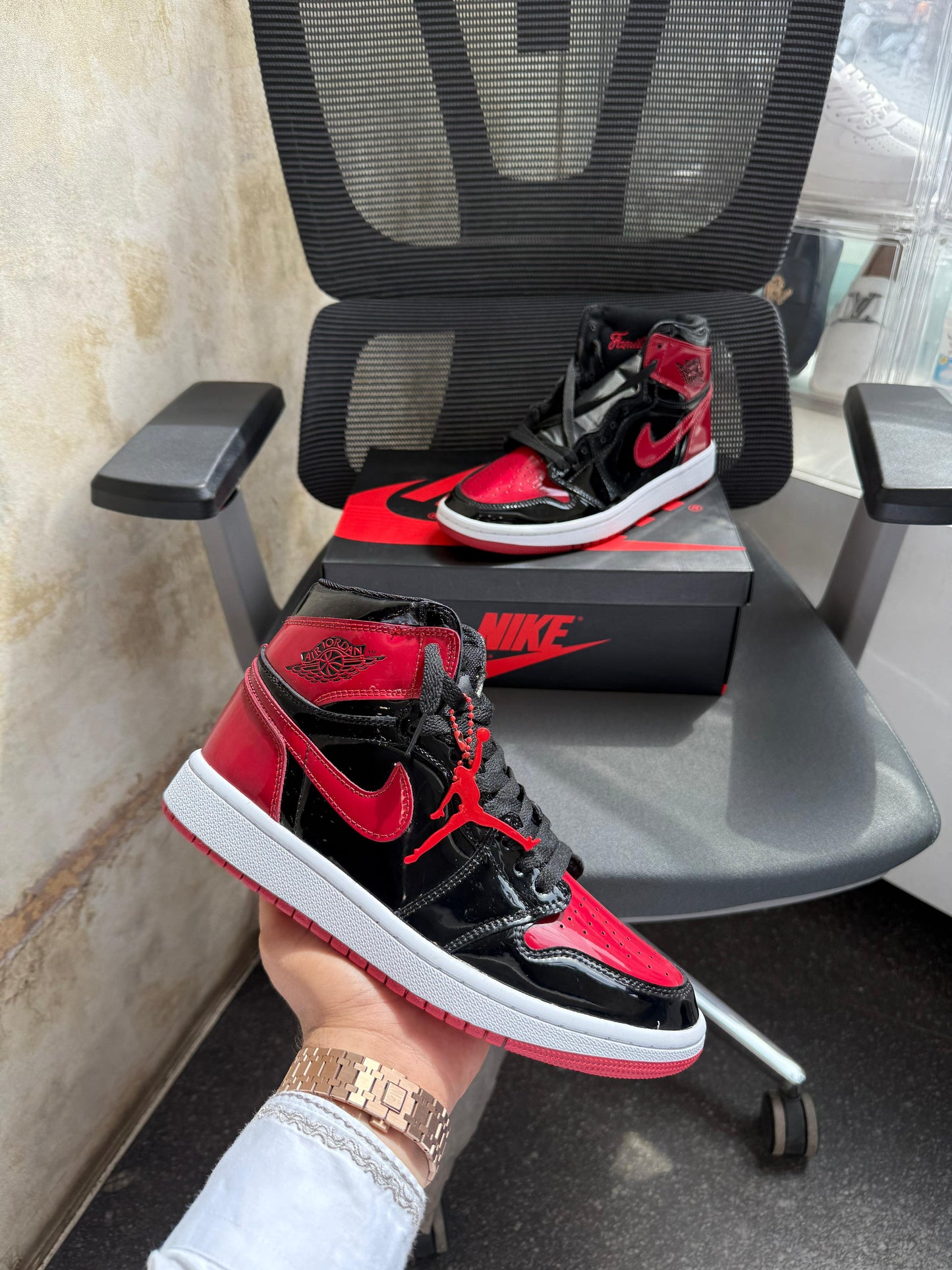 AIR JORDAN 1 HIGH PATENT BRED U.A